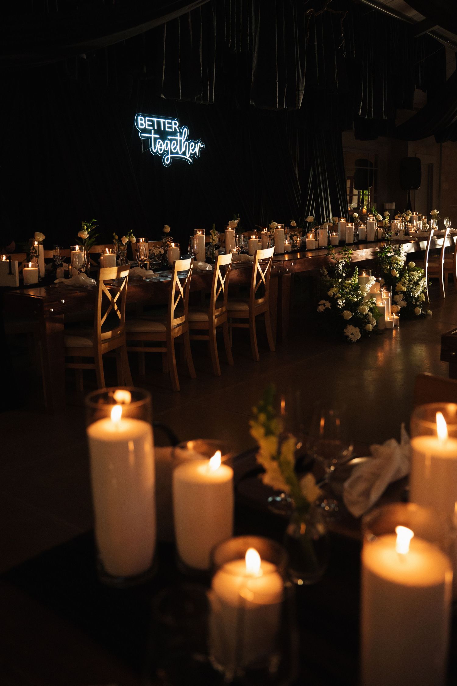 A table arrangement at a wedding, photo taken by Jordie Captures