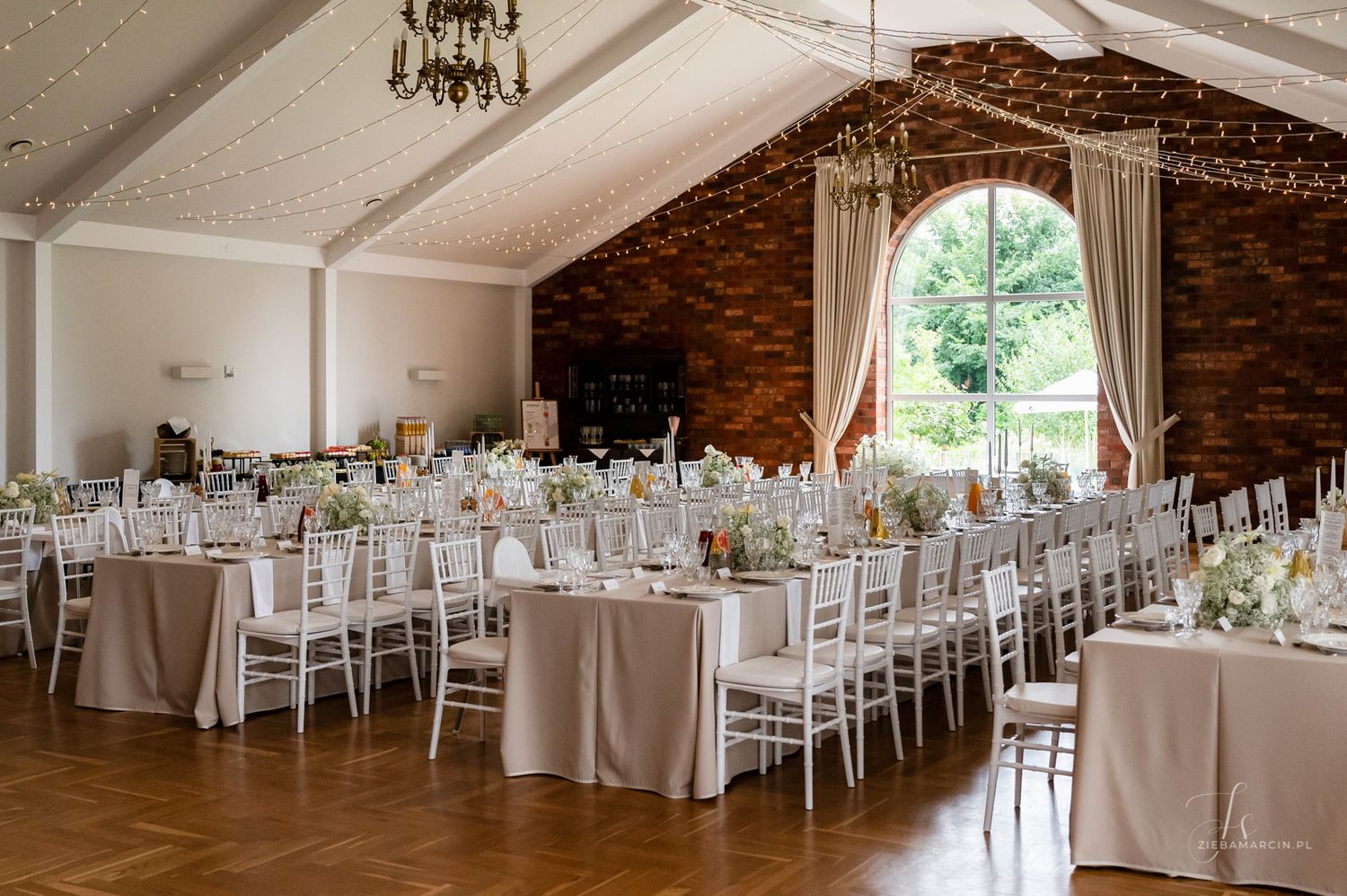Rustykalna sala weselna na przyjęcie, fotograf ślubny Bochnia