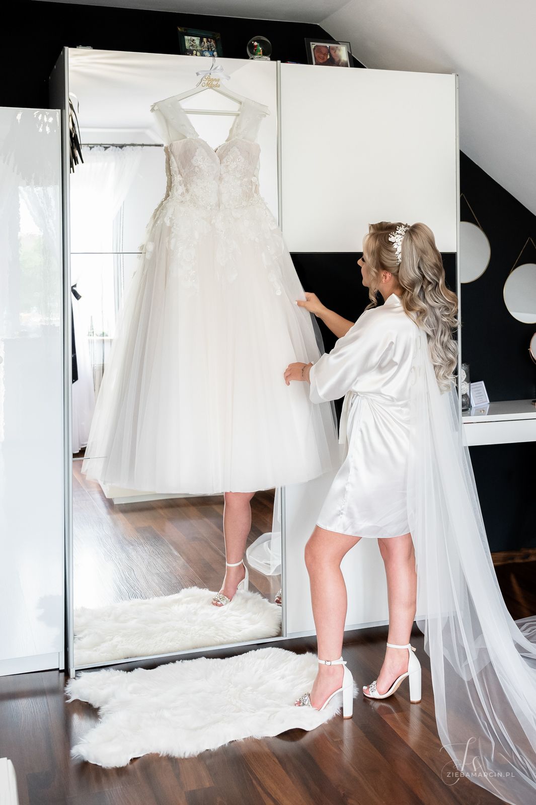 Przygotowania panny młodej w stylu glamour, fotografia ślubna Tarnów