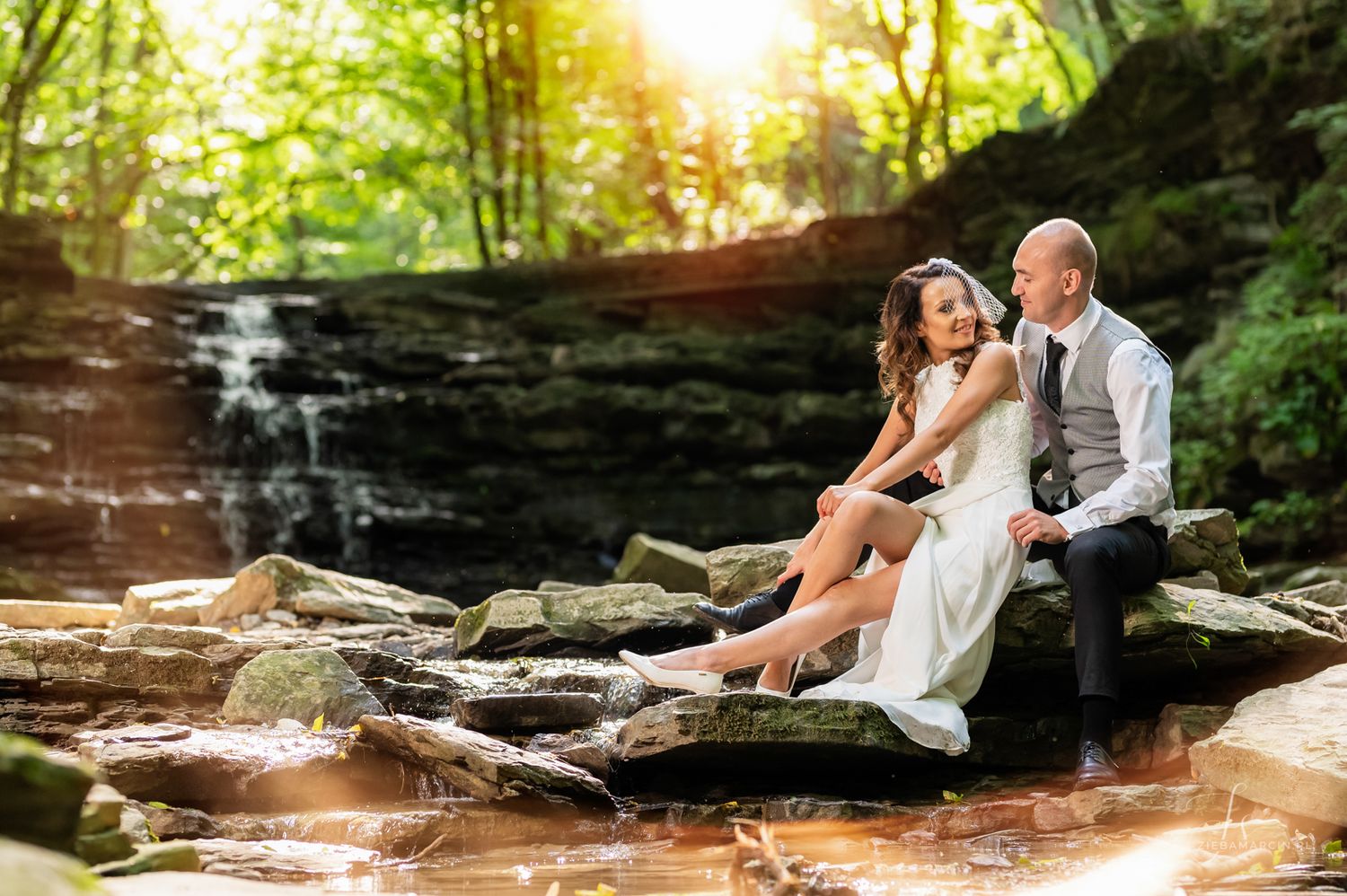 Sesja ślubna w Beskidzie Niskim, sesja nad wodospadem, fotograf Rymanów Zdrój