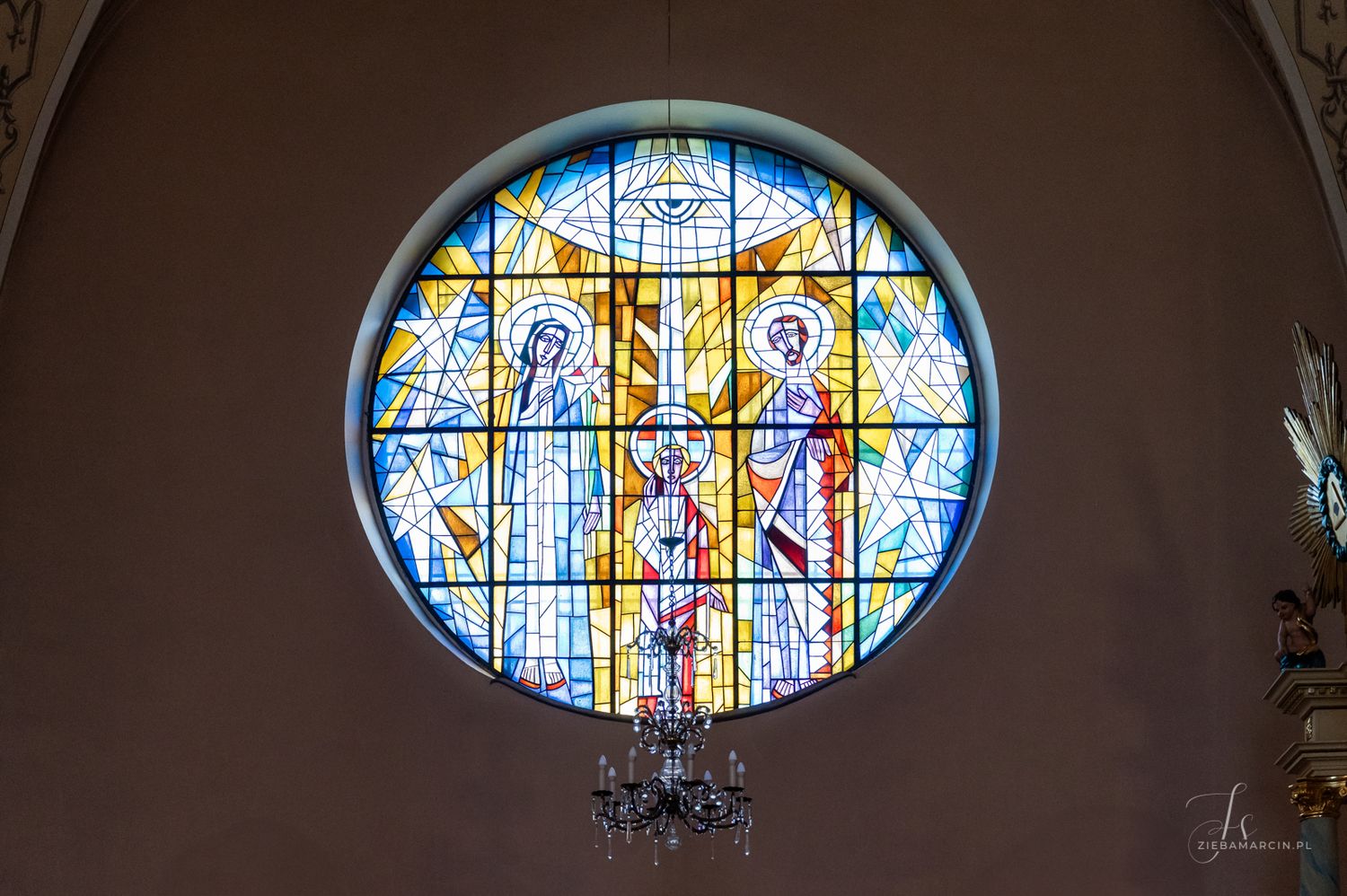 Detale architektury kościoła, zdjęcia ślubne Janowice
