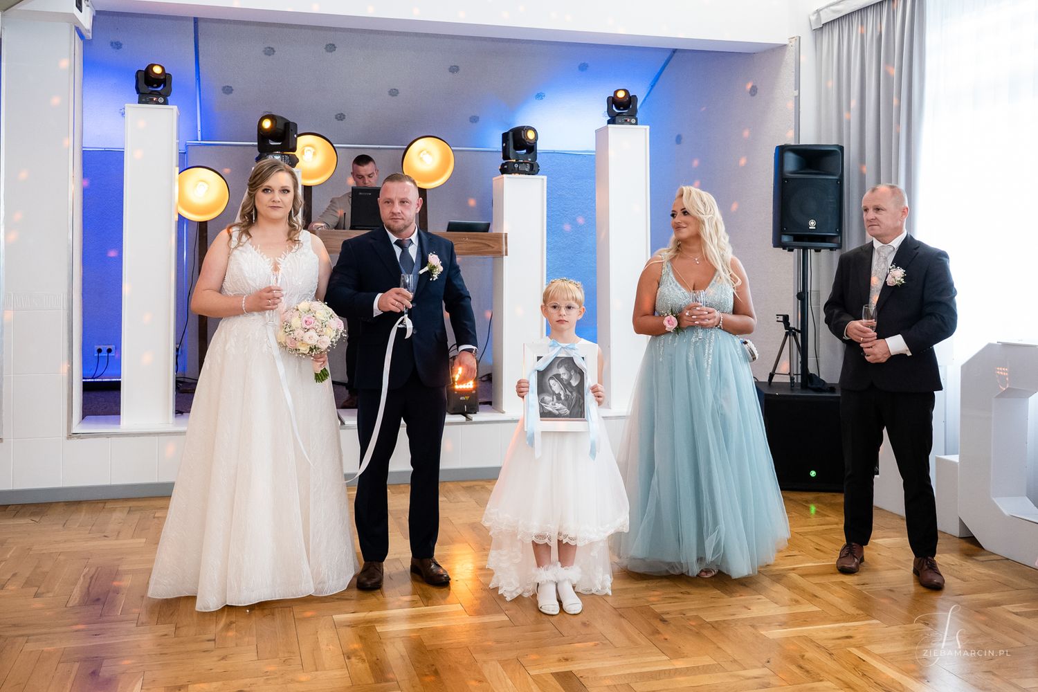 Rozpoczęcie wesela toastem, fotograf ślubny Dębica