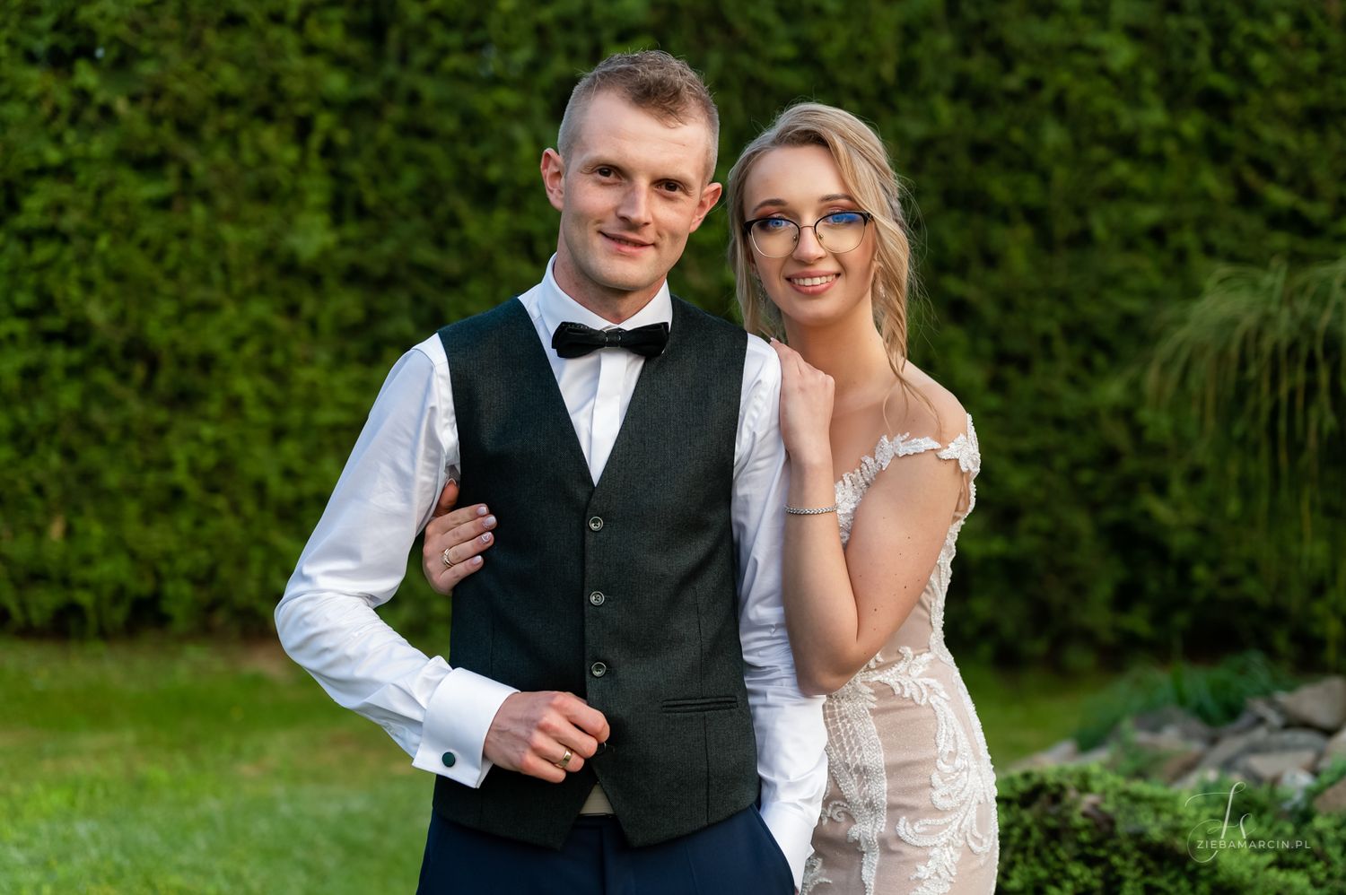 Spontaniczna mini sesja pary młodej, reportaż ślubny Sanok