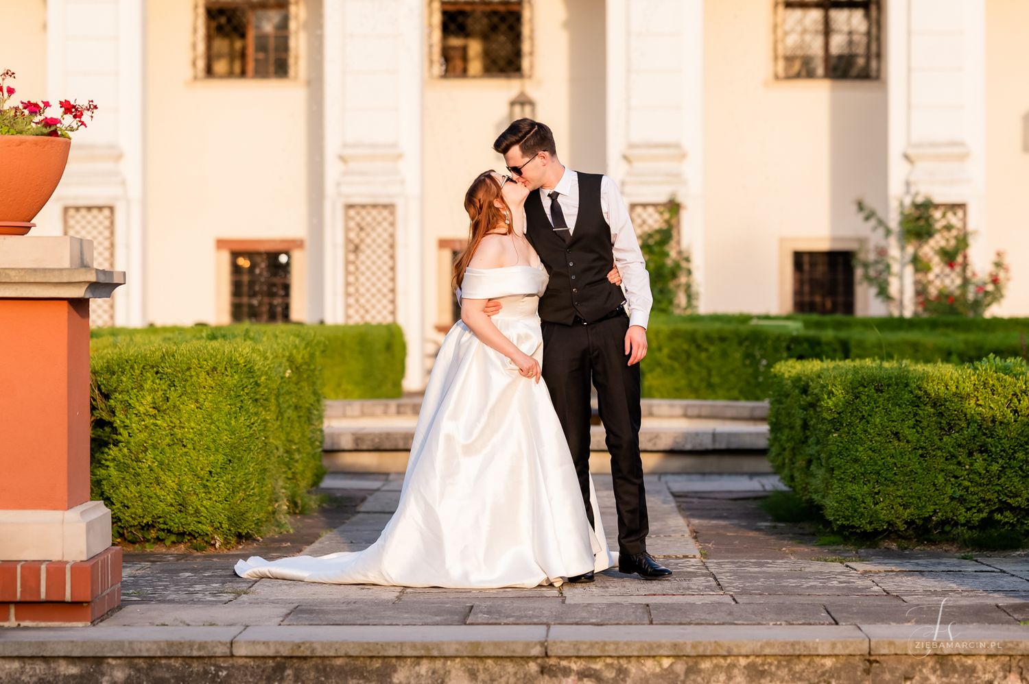 Luźna sesja ślubna bez pozowania, fotograf ślubny Baranów Sandomierski