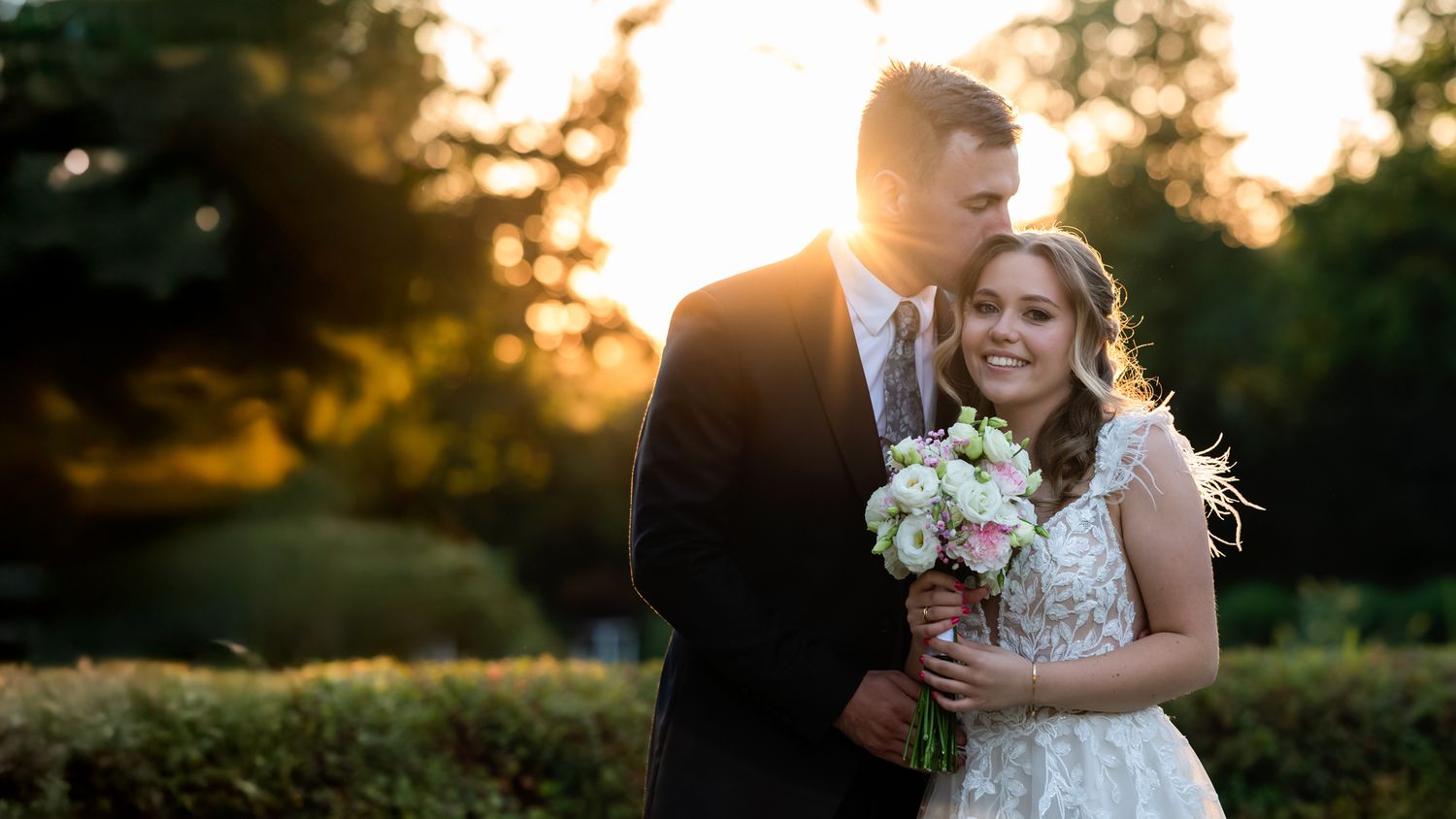 Złota godzina podczas sesji plenerowej, fotograf ślubny Marcin Zięba
