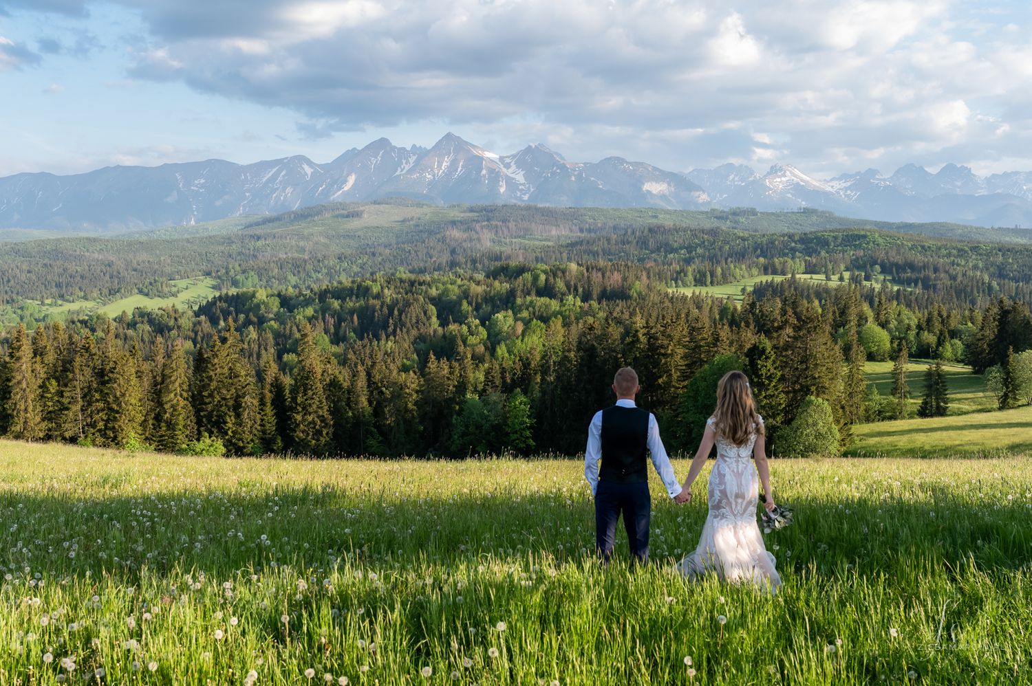 Sesja ślubna w górskim krajobrazie Tatr, fotograf ślubny Nowy Targ