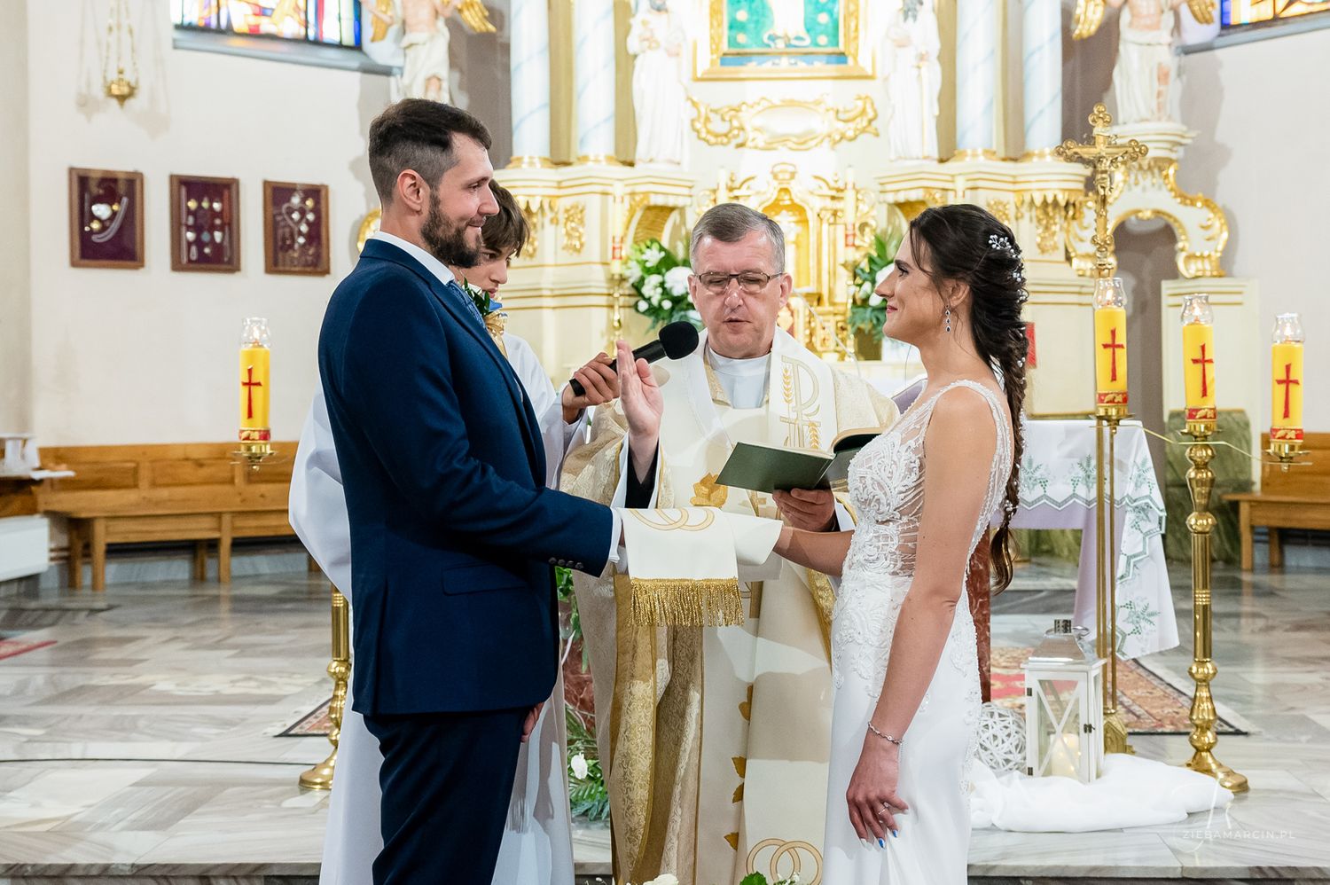 Przysięga małżeńska, emocjonalna fotografia ślubna Zakliczyn