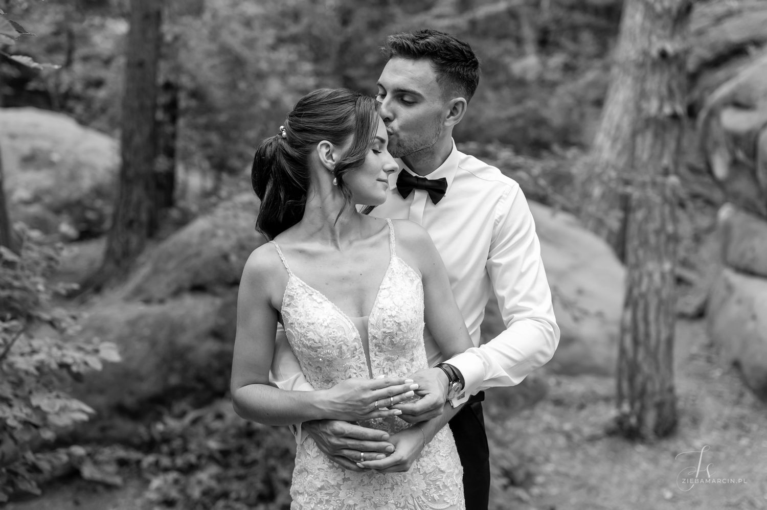 Sesja ślubna w Skamieniałym Mieście w Ciężkowicach - naturalne formacje skalne, fotograf ślubny Ciężkowice