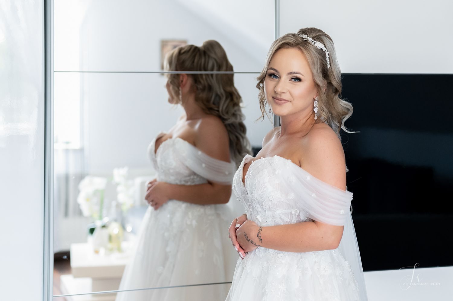 Portret panny młodej podczas przygotowań ślubnych, fotografia ślubna Nowy Sącz