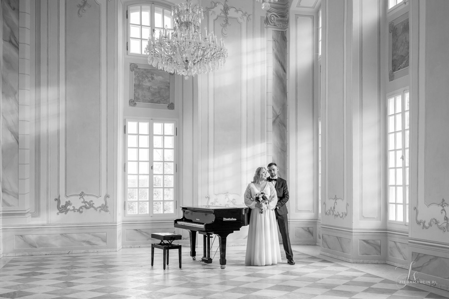 Sesja ślubna w Pałacu Popielów w Kurozwękach, plener ślubny  glamour, fotografia ślubna Tarnobrzeg