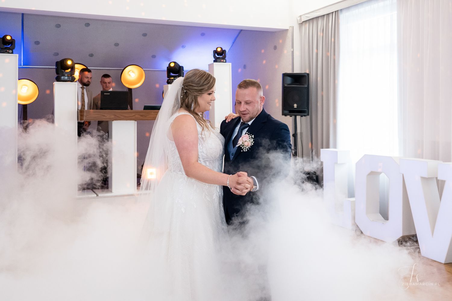 Pierwszy taniec pary młodej, fotograf ślubny w Dębicy