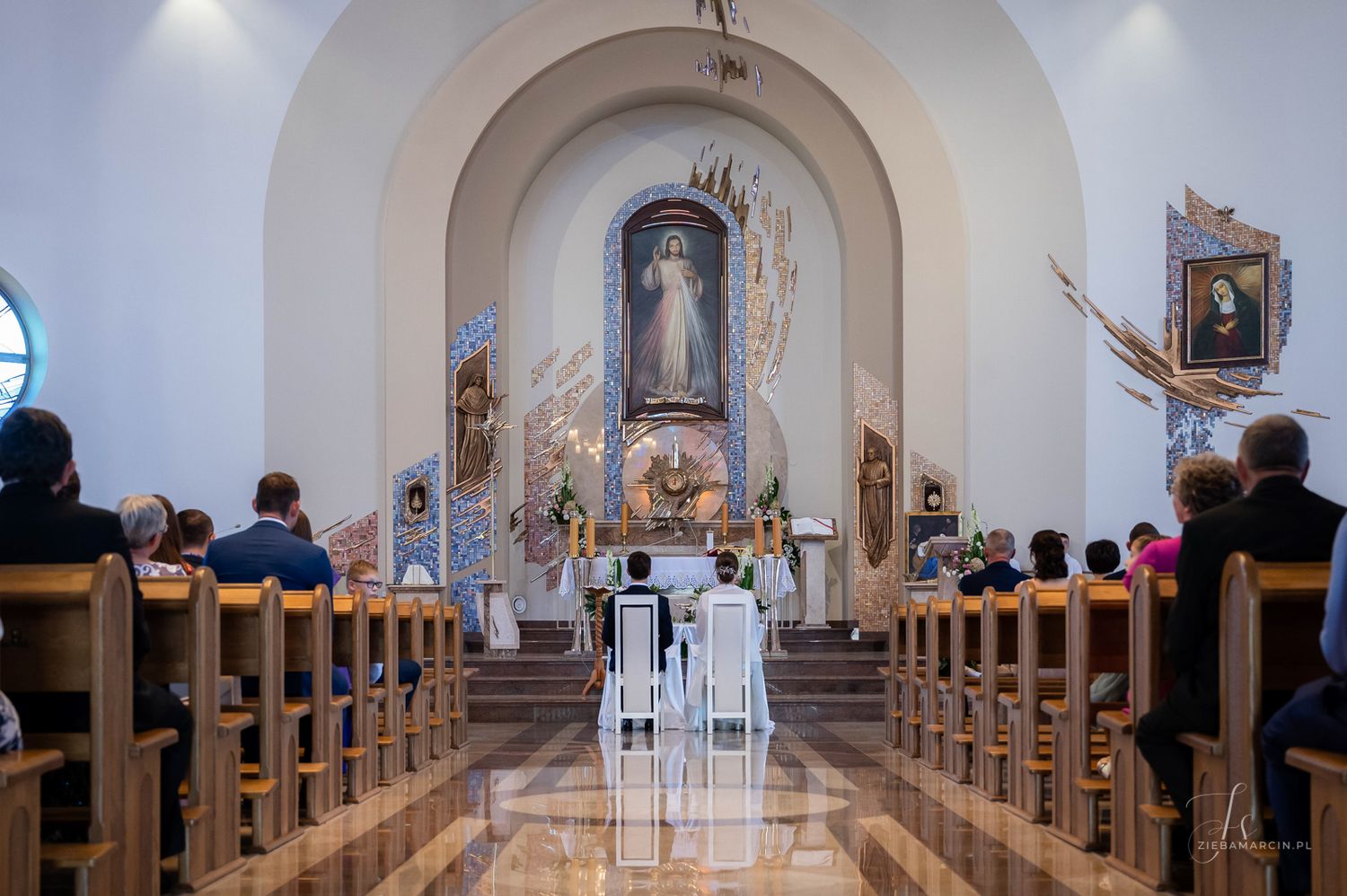 Ceremonia ślubna w kościele, naturalne zdjęcia ślubne Ropczyce