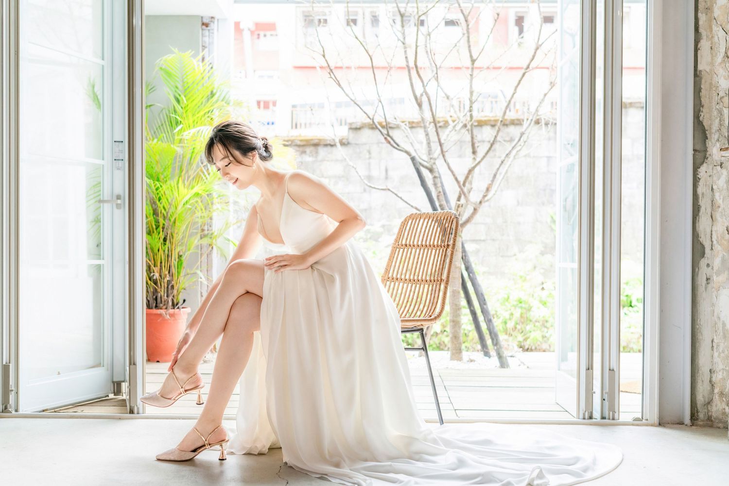 教堂證婚 教堂婚禮 戶外證婚 證婚 證婚儀式  婚禮攝影 婚紗攝影 婚禮攝影師 婚紗攝影師 婚禮攝影師推薦 婚紗攝影師推薦 台北攝影師 台灣攝影師 證婚 戶外證婚 文定 文定儀式 迎娶 訂結同天 結婚照 活動紀錄 人像寫真 專業形象照 韓式證件照 法式復古 法式復古婚紗 美式婚紗
