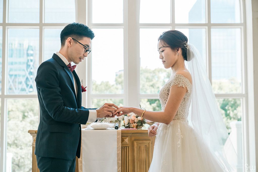 教堂證婚 教堂婚禮 戶外證婚 證婚 證婚儀式  婚禮攝影 婚紗攝影 婚禮攝影師 婚紗攝影師 婚禮攝影師推薦 婚紗攝影師推薦 台北攝影師 台灣攝影師 證婚 戶外證婚 文定 文定儀式 迎娶 訂結同天 結婚照 活動紀錄 人像寫真 專業形象照 韓式證件照 法式復古 法式復古婚紗 美式婚紗