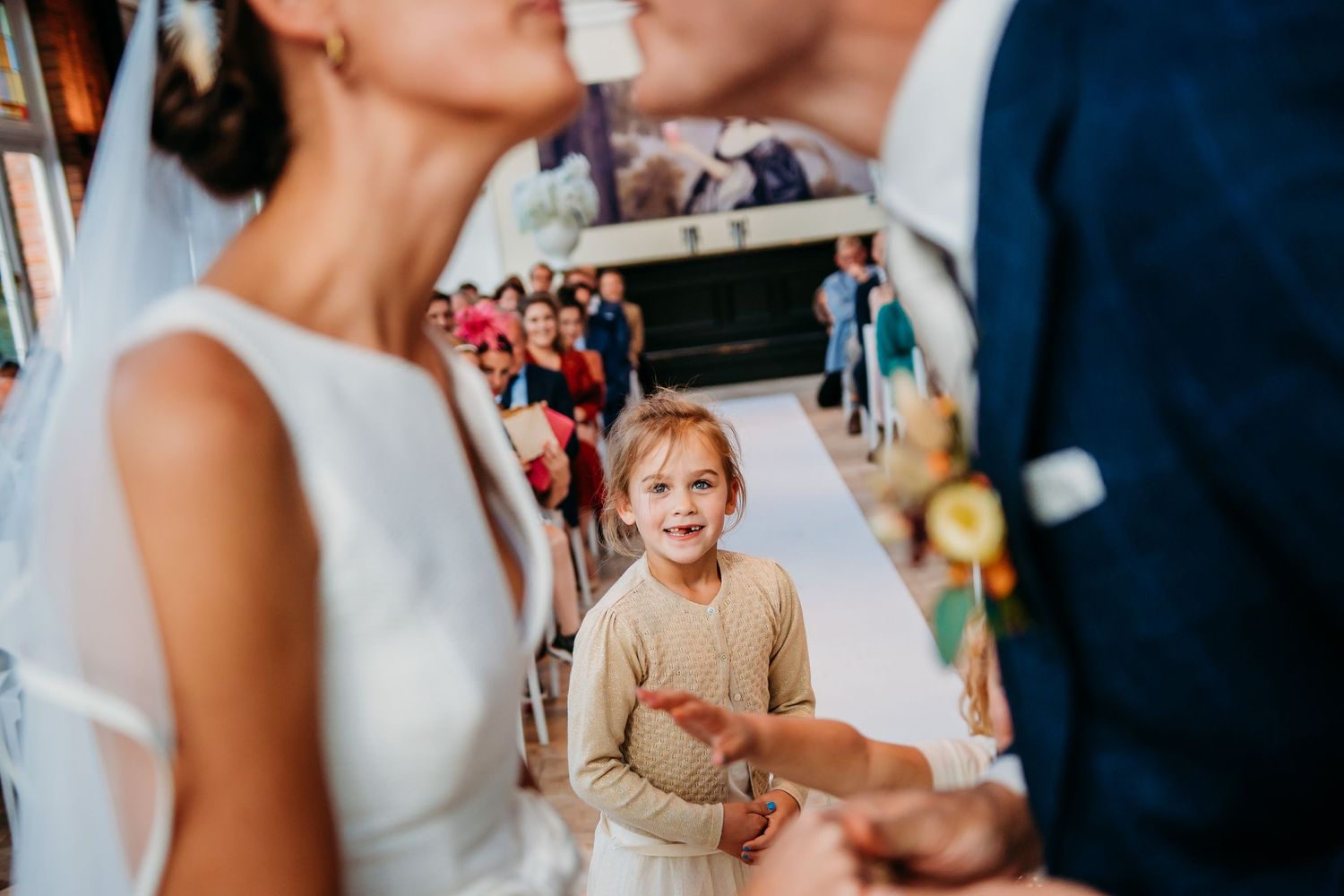 Spontane momenten vastgelegd tijdens trouwfeest, trouwfotografie Brabant.