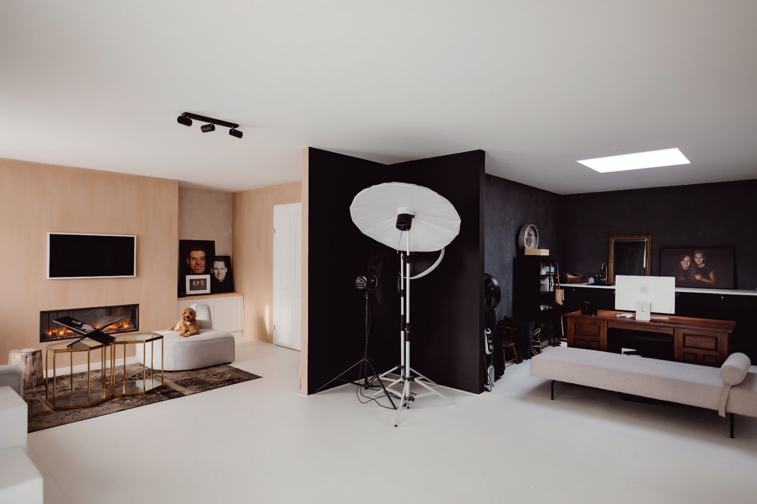 Moderne fotografie studio interieur met professionele belichting en achtergrond, studiofotografie Brabant