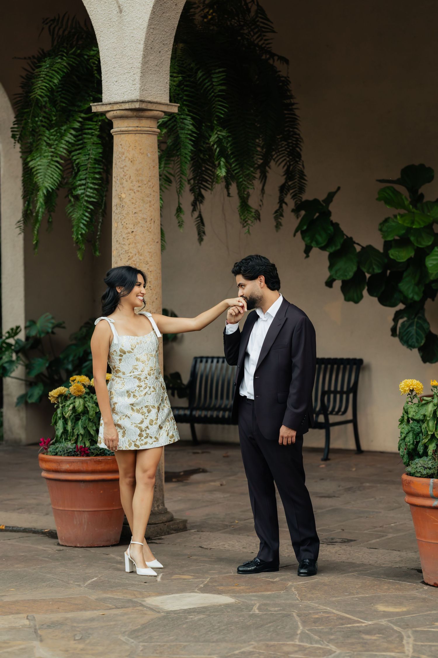 Hacienda inspired wedding. Engagement session in nature inspired by love and weddings. Philbrook museum of art in tulsa, oklahoma. Amor.