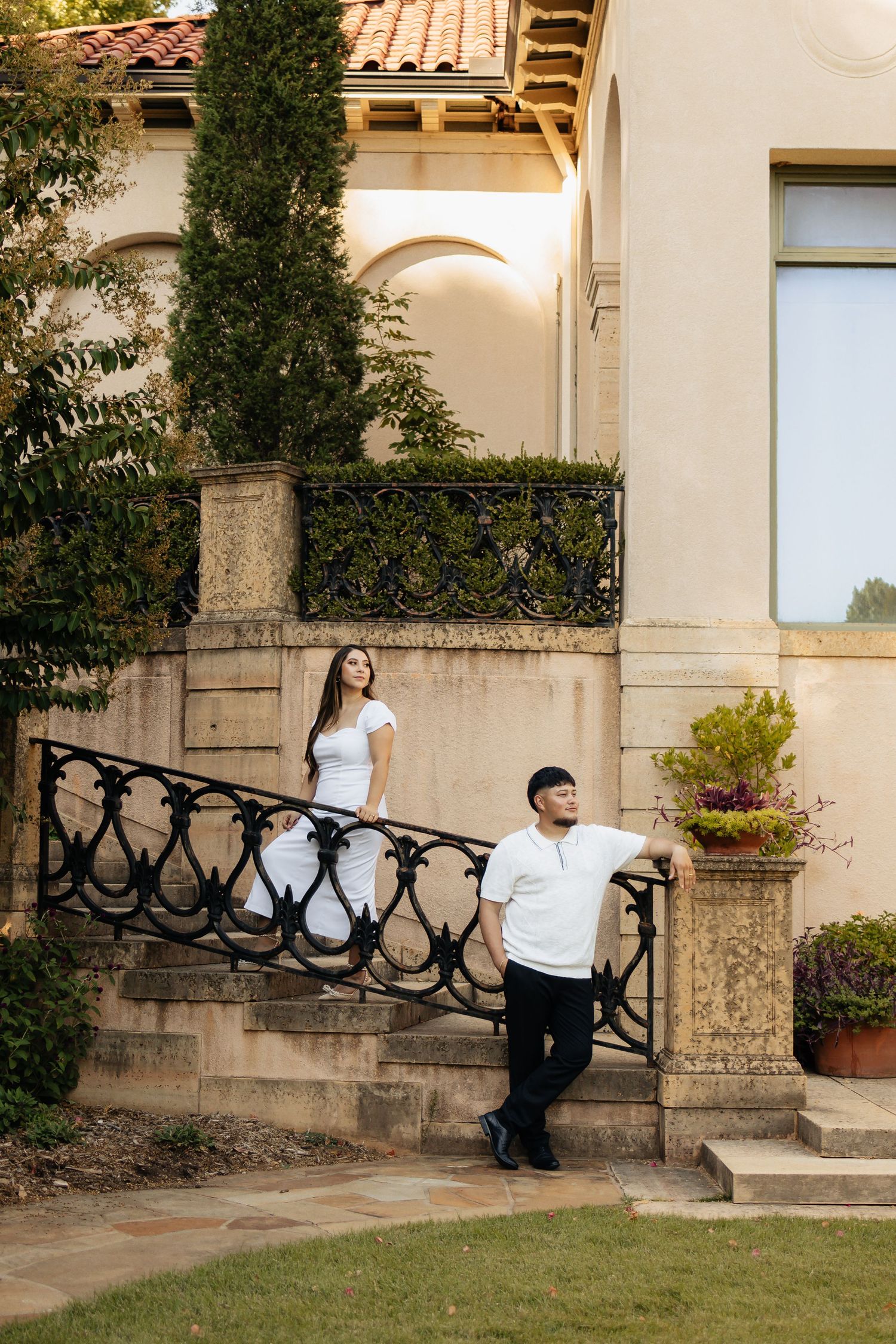 Hacienda inspired wedding. Engagement session in nature inspired by love and weddings. Philbrook museum of art in tulsa, oklahoma. Amor.