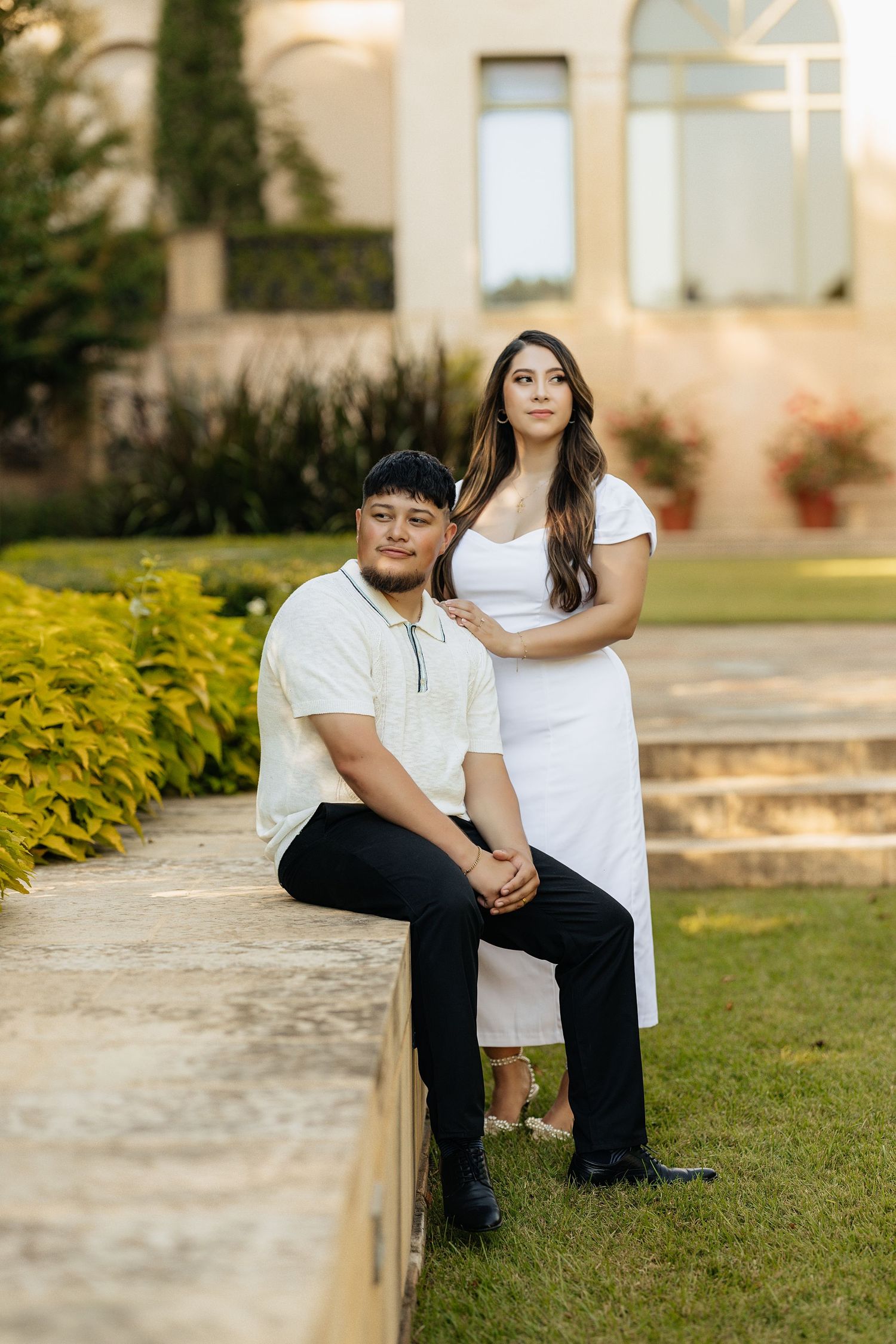 Hacienda inspired wedding. Engagement session in nature inspired by love and weddings. Philbrook museum of art in tulsa, oklahoma. Amor.