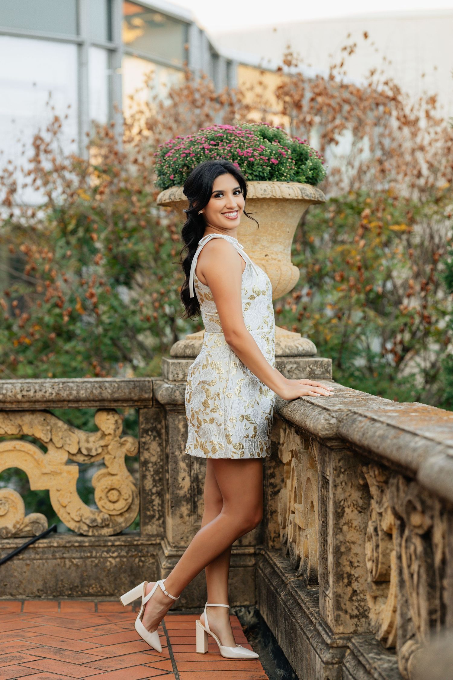 Hacienda inspired wedding. Engagement session in nature inspired by love and weddings. Philbrook museum of art in tulsa, oklahoma. Amor.