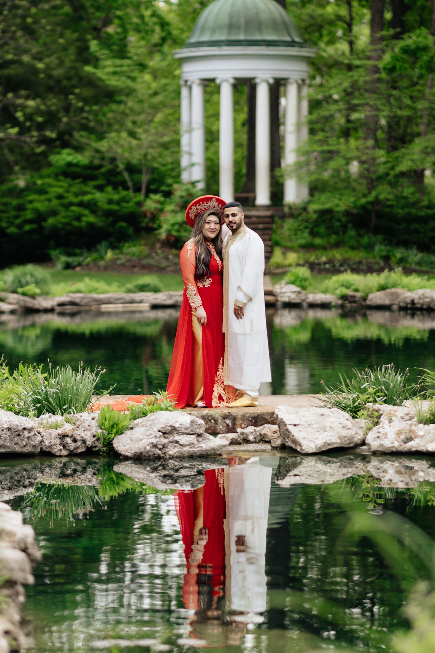 Mansion wedding venue. Engagement session. Bride and groom in green gardens. Philbrook museum of art, tulsa Oklahoma
