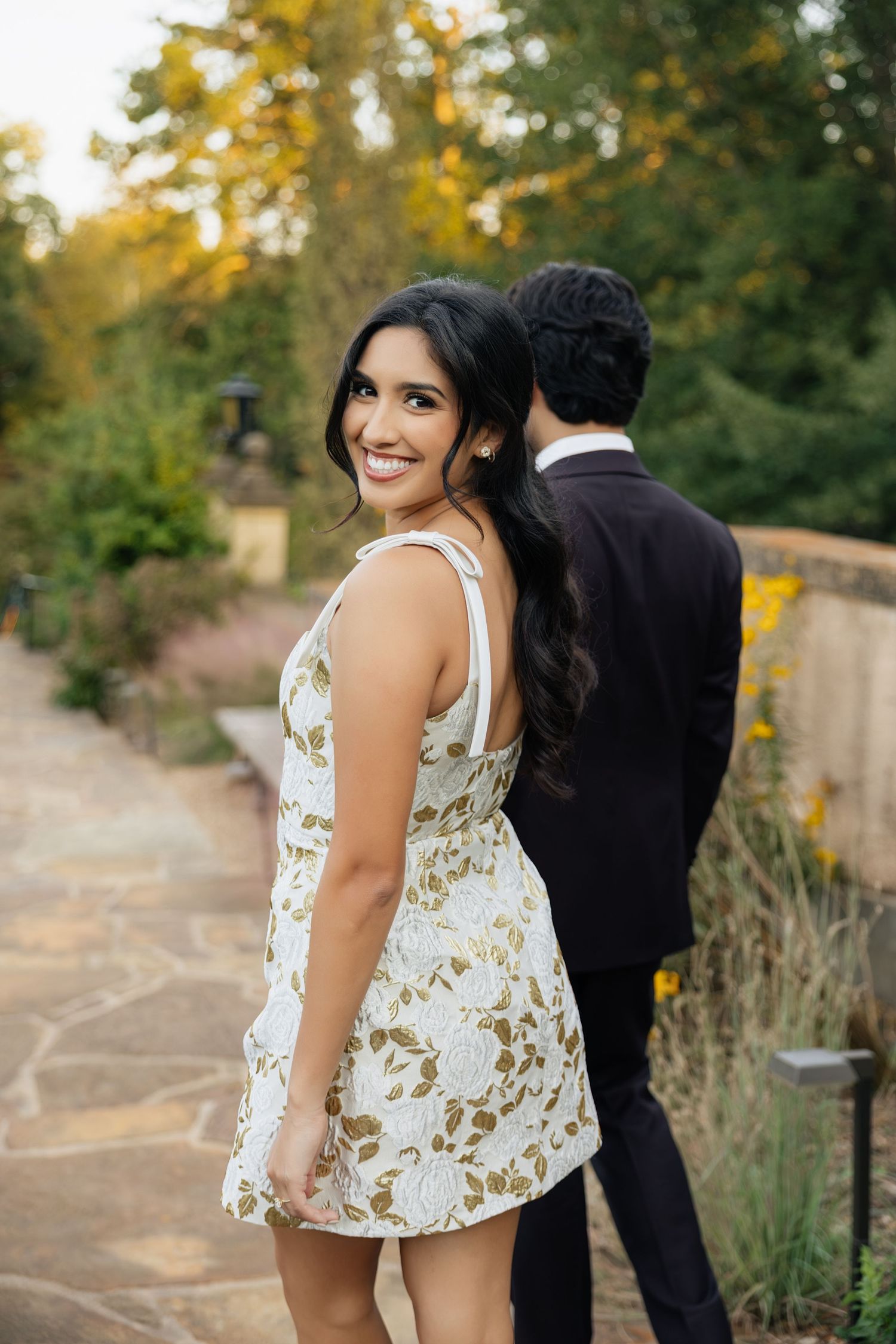 Greenery garden feels. Engagement session in nature inspired by love and weddings. Philbrook museum of art in tulsa, oklahoma. bride to be.