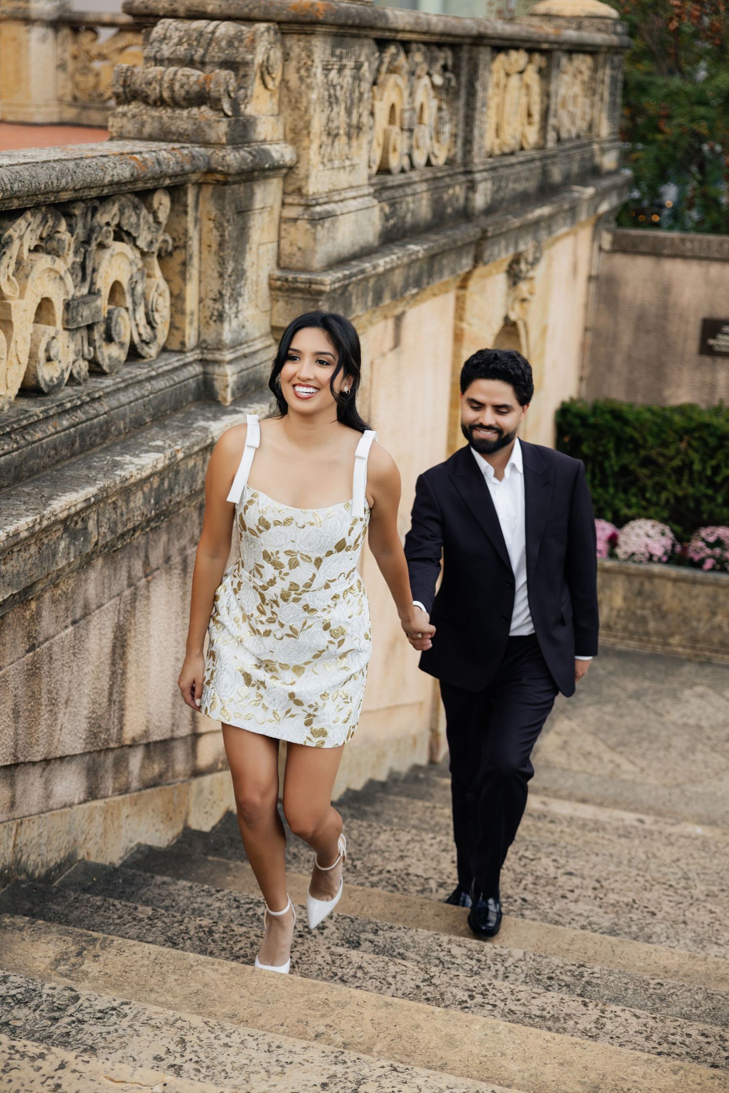 Hacienda inspired wedding. Engagement session in nature inspired by love and weddings. Philbrook museum of art in tulsa, oklahoma. Amor.