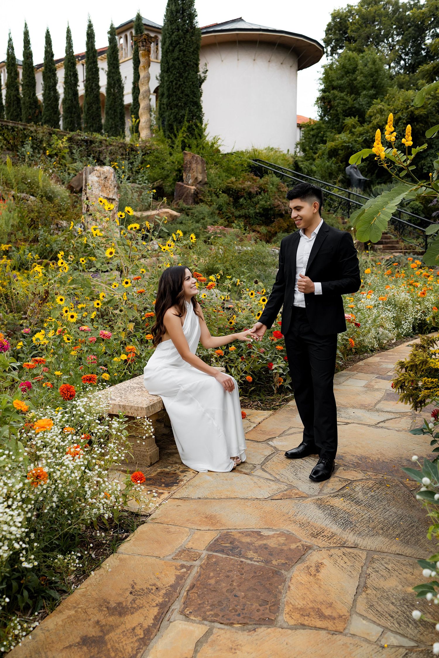 Italy inspired wedding. Engagement session in nature inspired by love and weddings. Philbrook museum of art in tulsa, oklahoma. Amor.