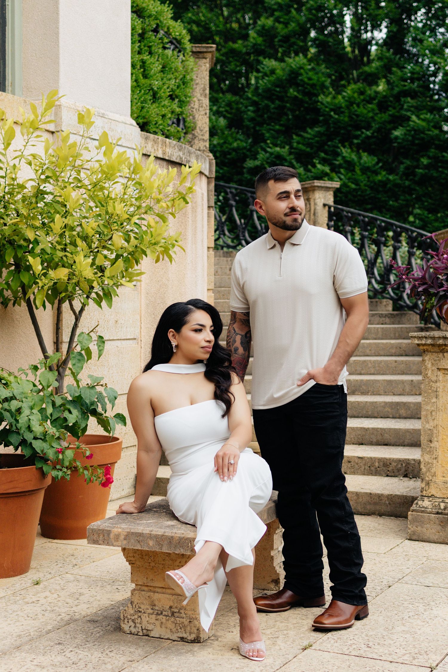 Mansion wedding venue. Engagement session. Bride and groom in green gardens. Philbrook museum of art, tulsa Oklahoma