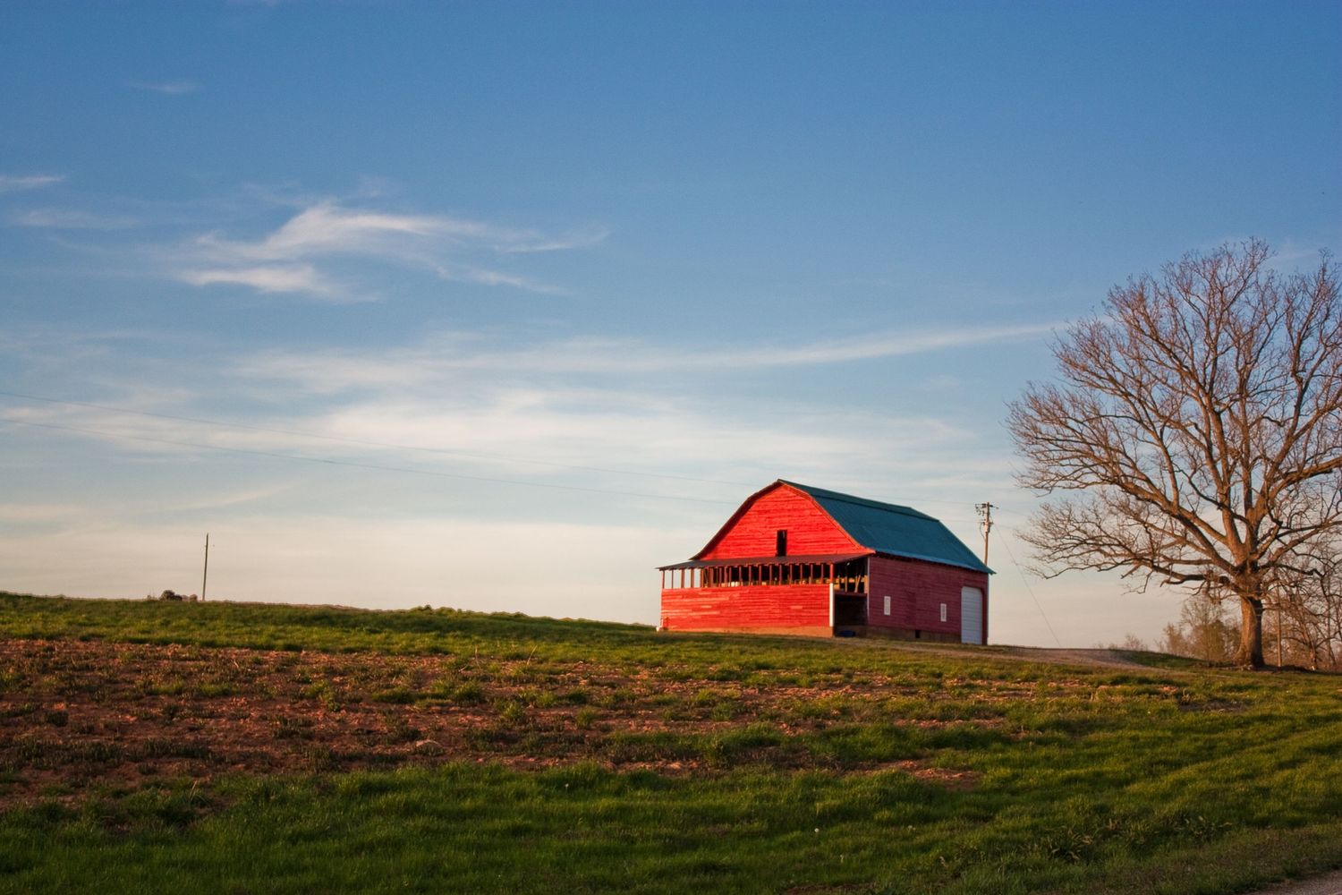 Landscape photo - red barn