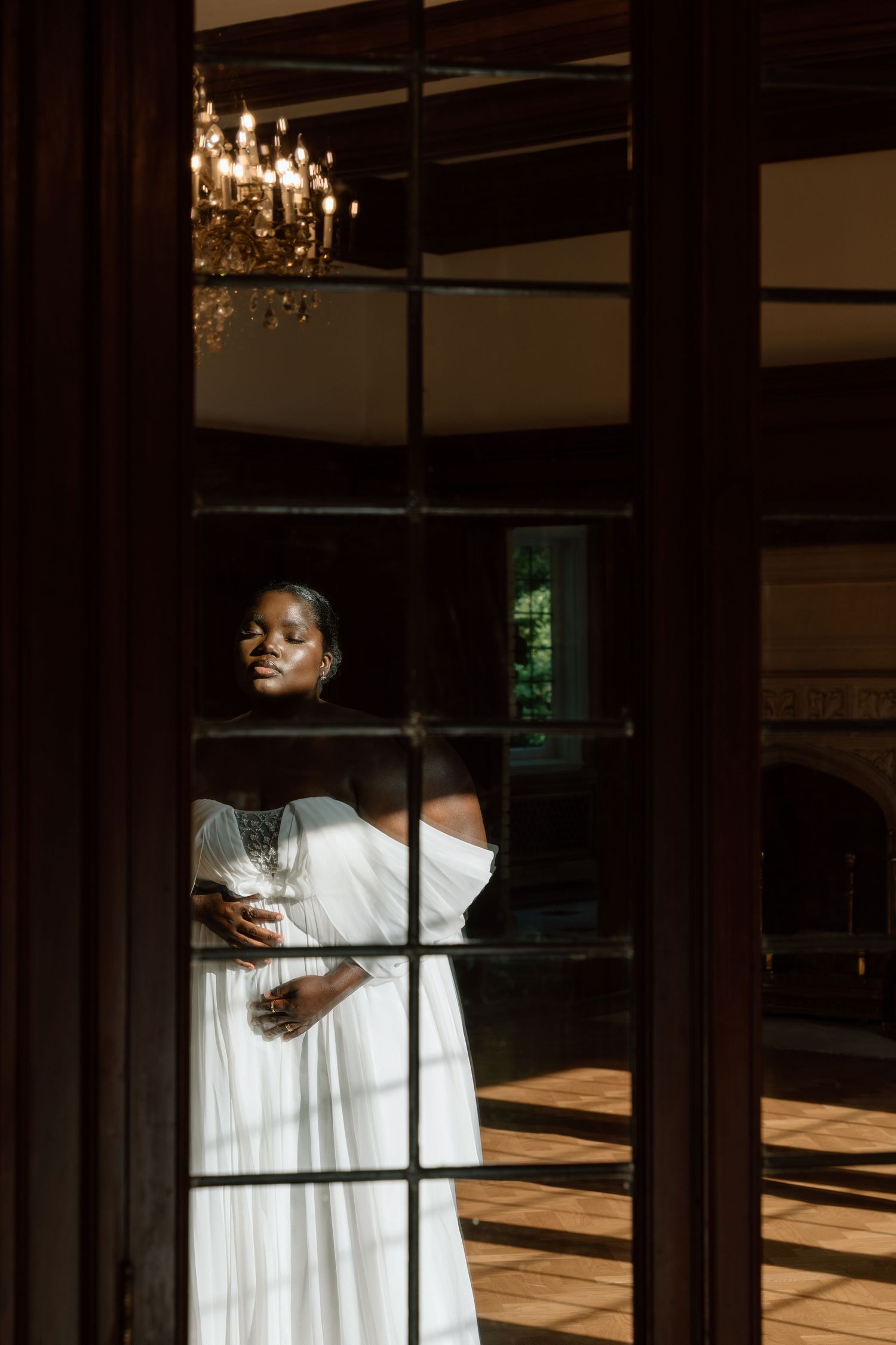 Editorial bridal photos at Laurel Hall in Indianapolis, Indiana.