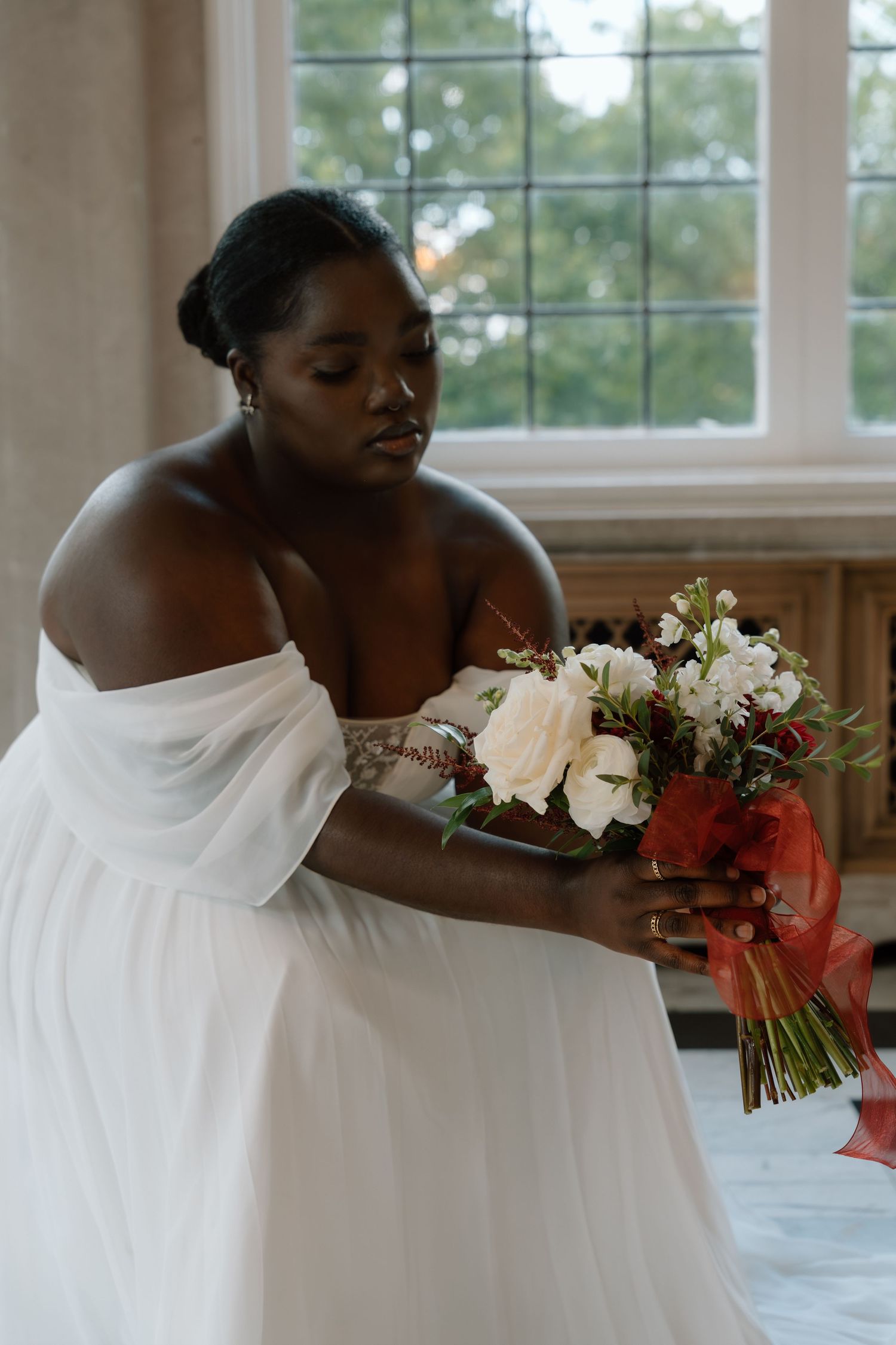 Editorial bridal photos at Laurel Hall in Indianapolis, Indiana.