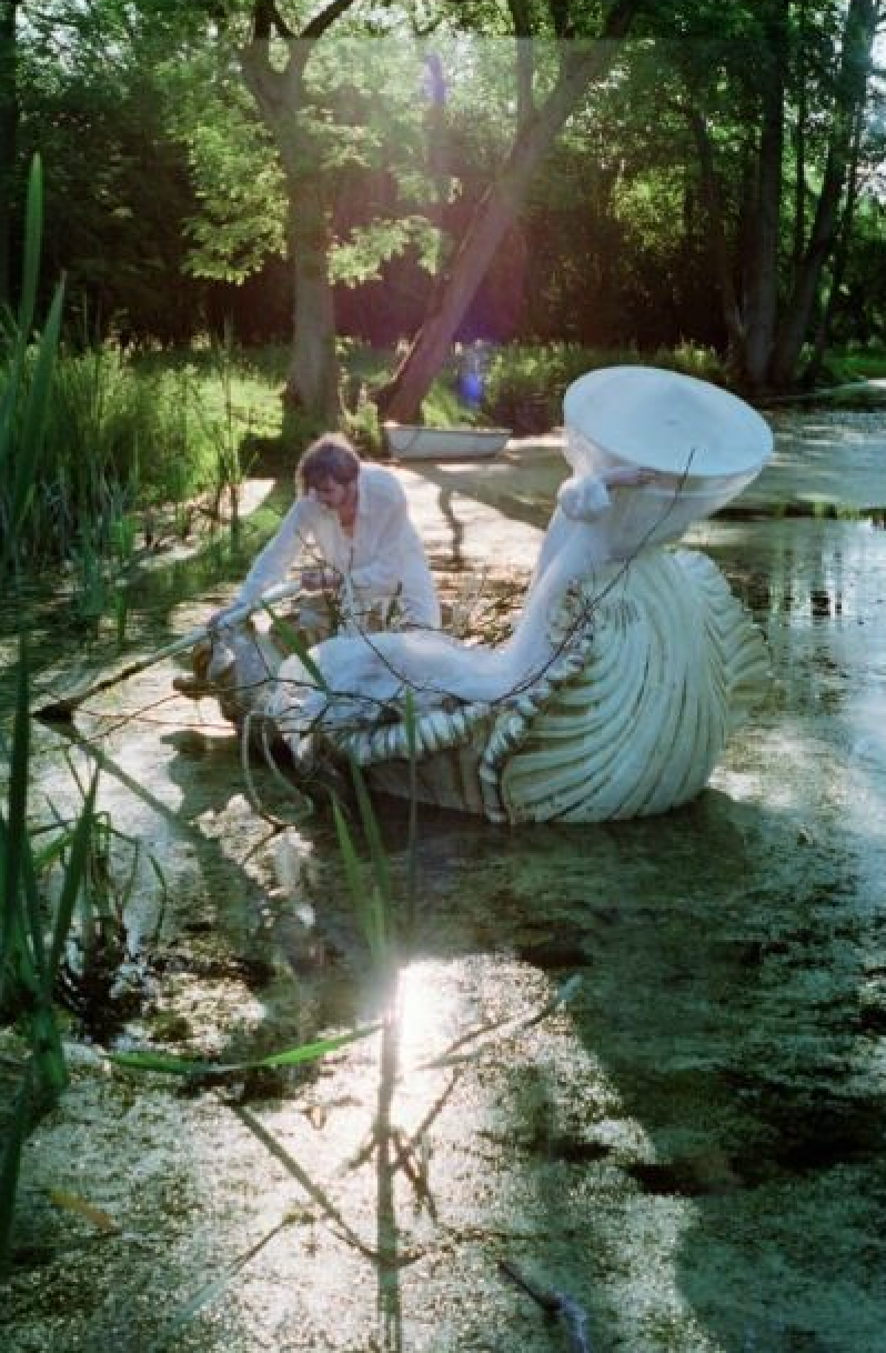 Tim Walker photograph.