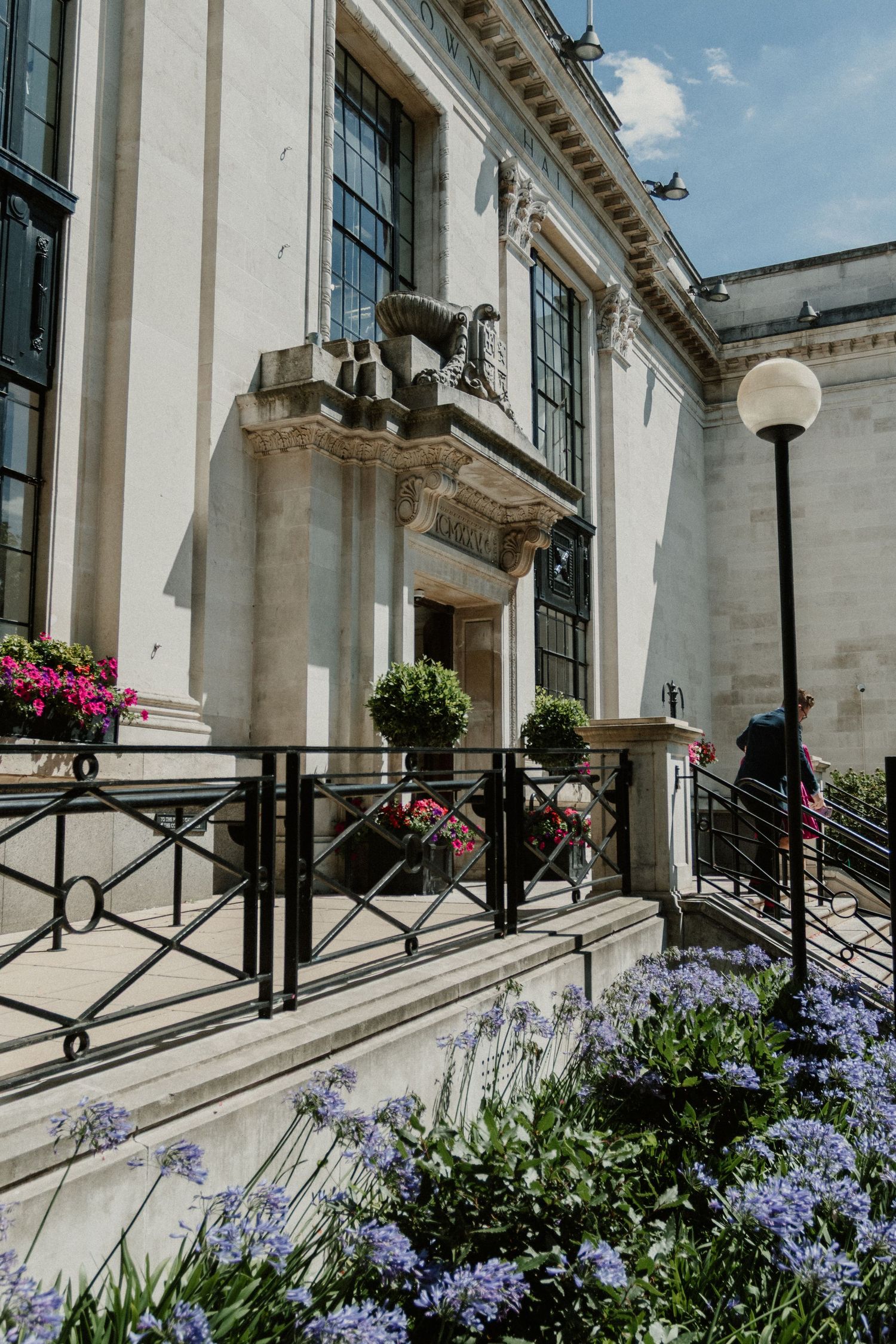 Islington Town Hall wedding photographer
registry office wedding London
Islington wedding ceremony
small London wedding photographer
