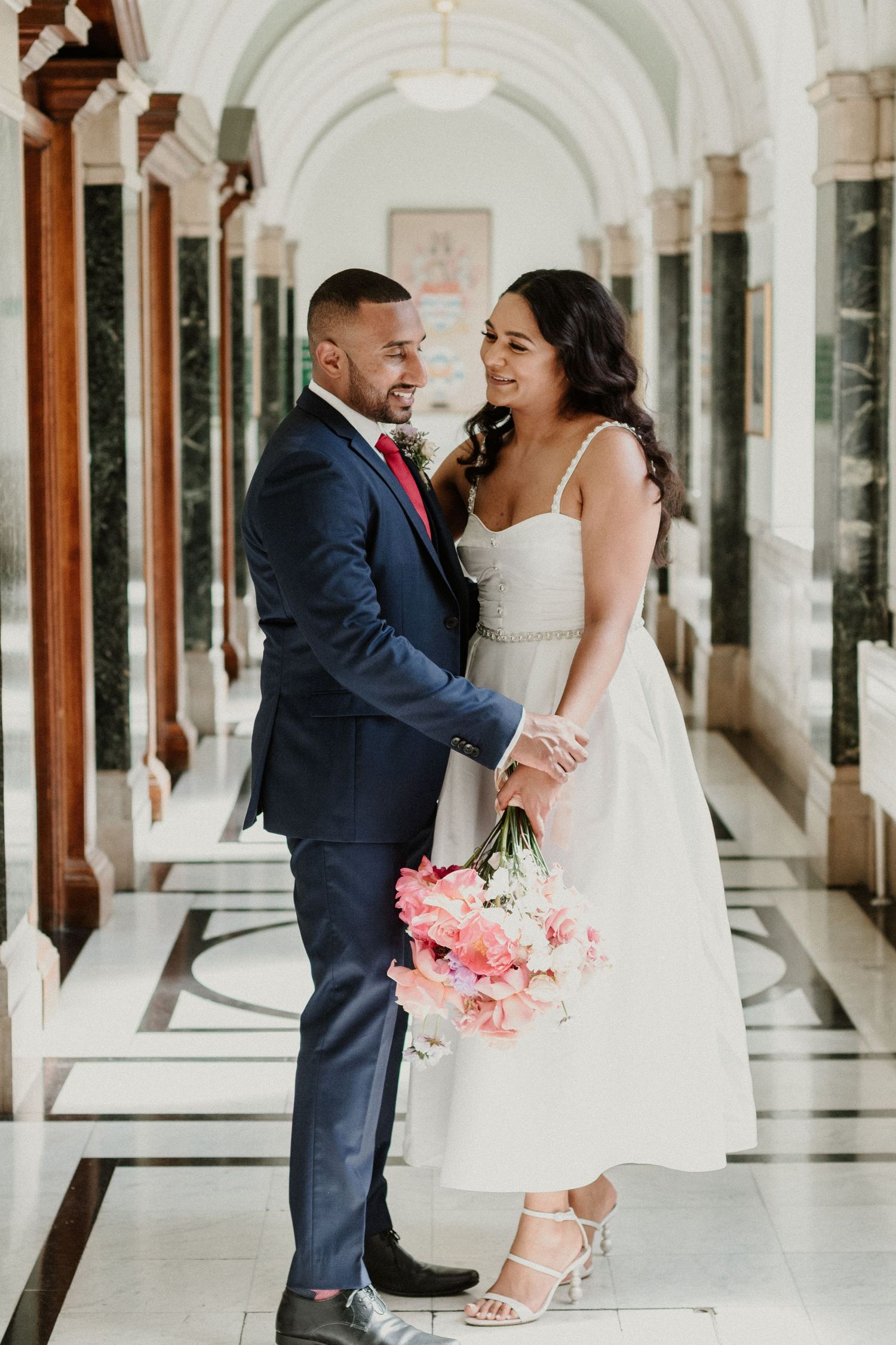 Islington Town Hall wedding photographer
registry office wedding London
Islington wedding ceremony
small London wedding photographer