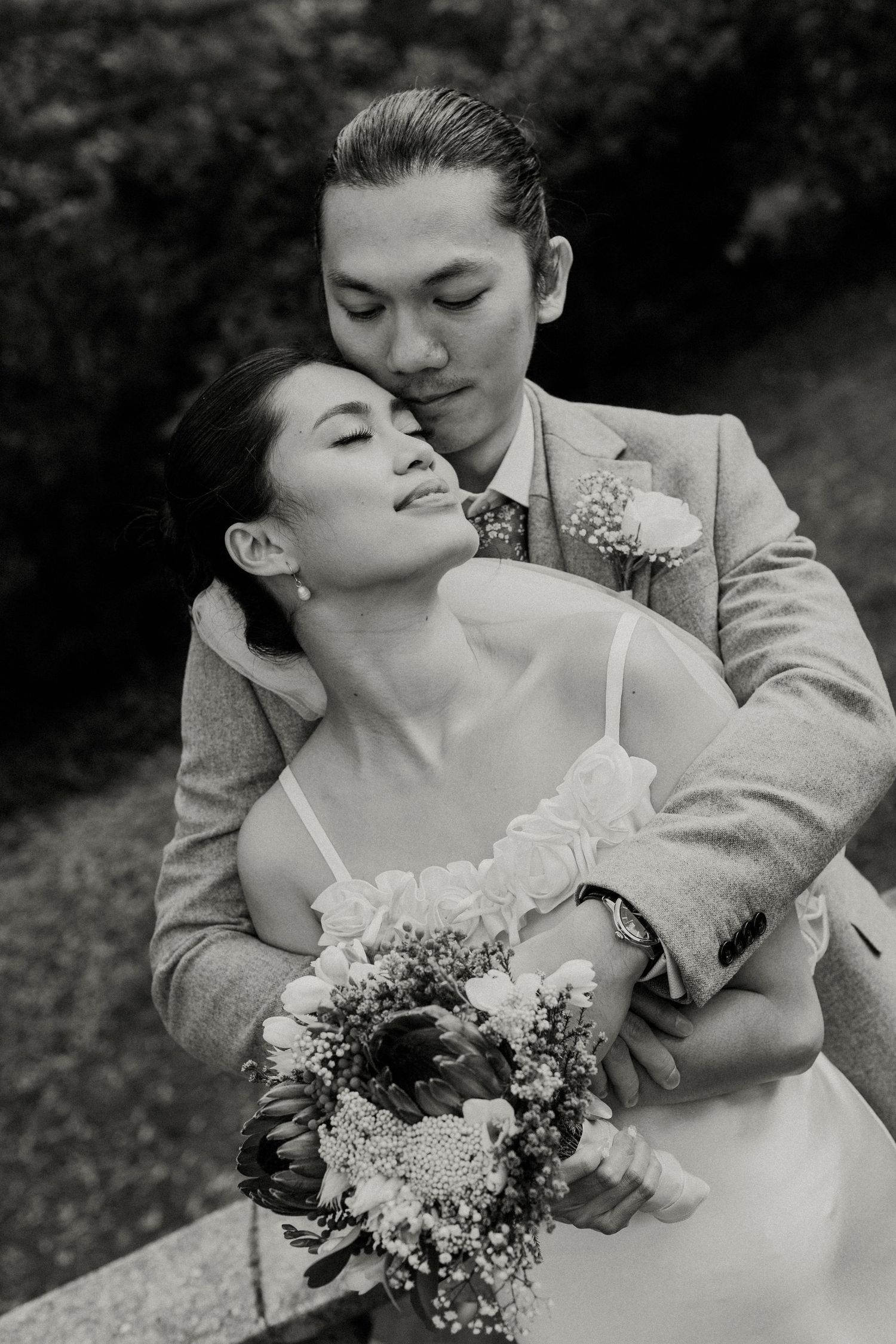 Editorial wedding photographer london, natural relaxed wedding photographer