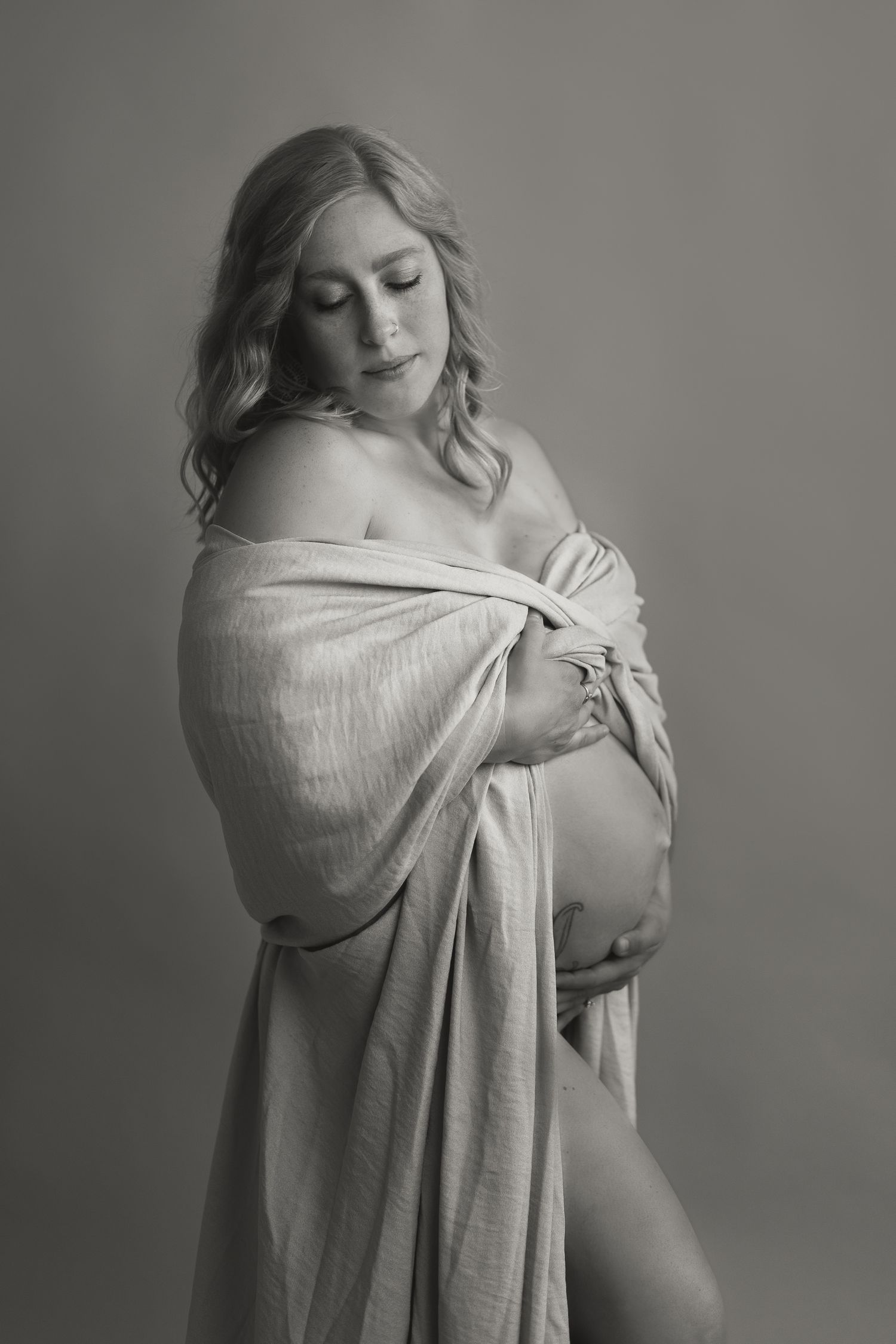 maternity photo by ash coniglio photography, pittsburgh pennsylvania