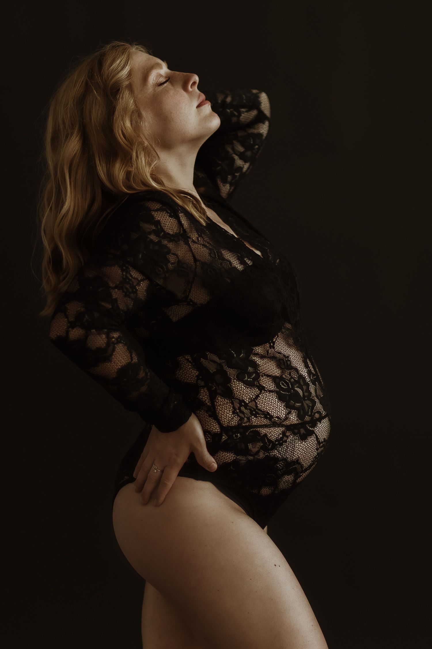 maternity photo by ash coniglio photography, pittsburgh pennsylvania