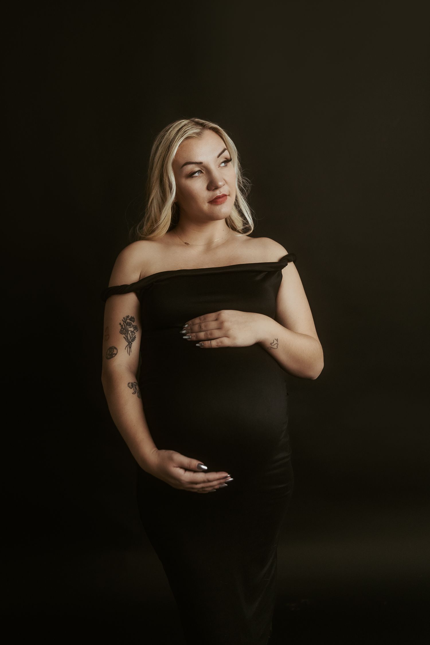 maternity photo by ash coniglio photography, pittsburgh pennsylvania