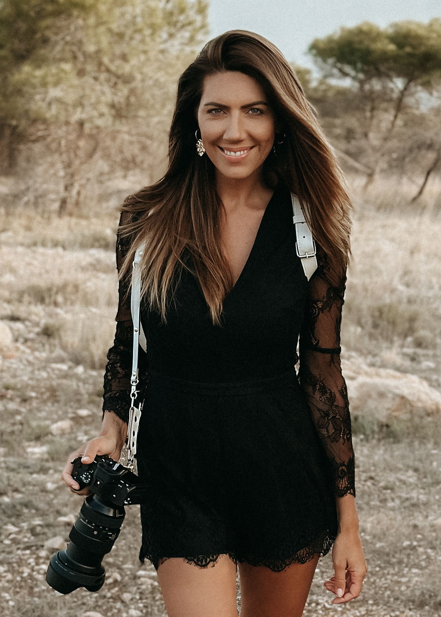 Portrait photographer Liss on location in Spain. Specialising in real estate, interiors, and personal branding across Costa Blanca, Spain.