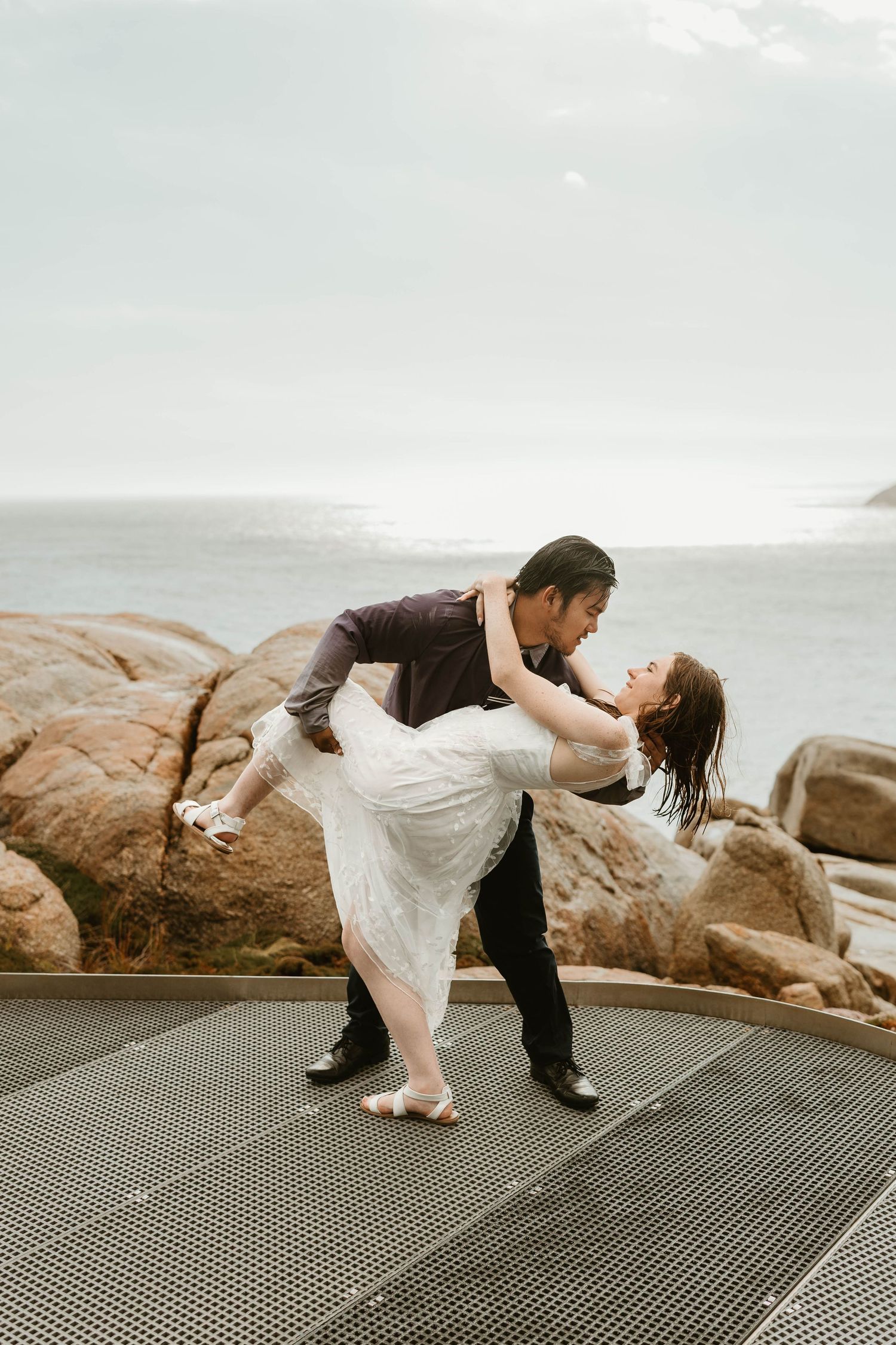 romantic rain kiss wedding