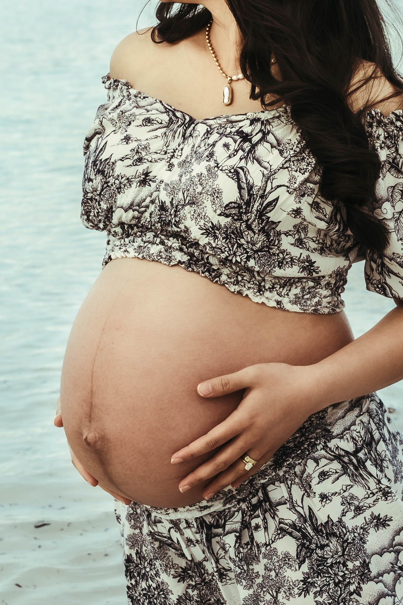 maternity picture beach baby bump belly