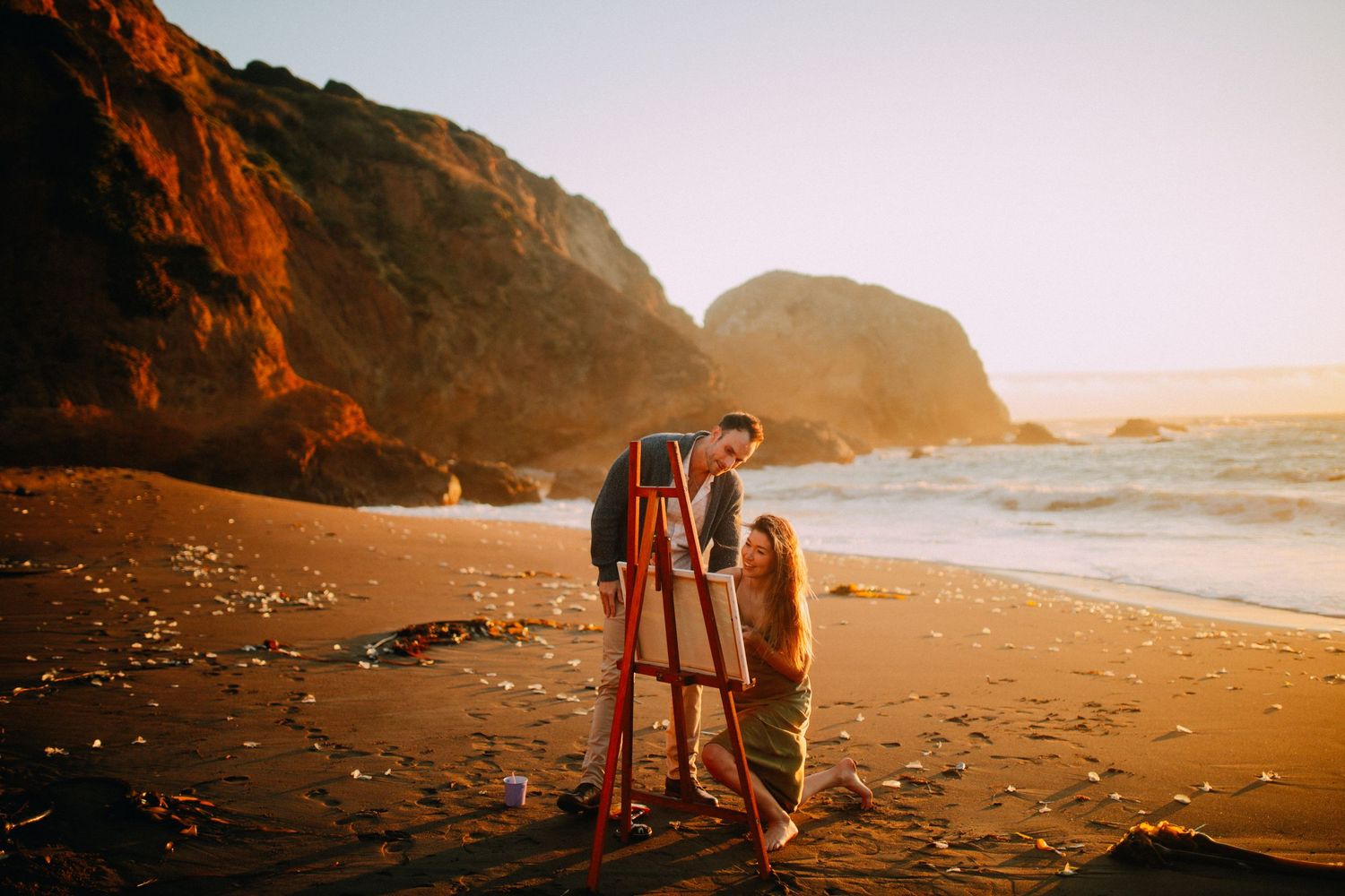 Candid love story on a quiet California beach — natural, warm, and full of movement.
#CaliforniaCouplesSession #BeachLoveStory #Na