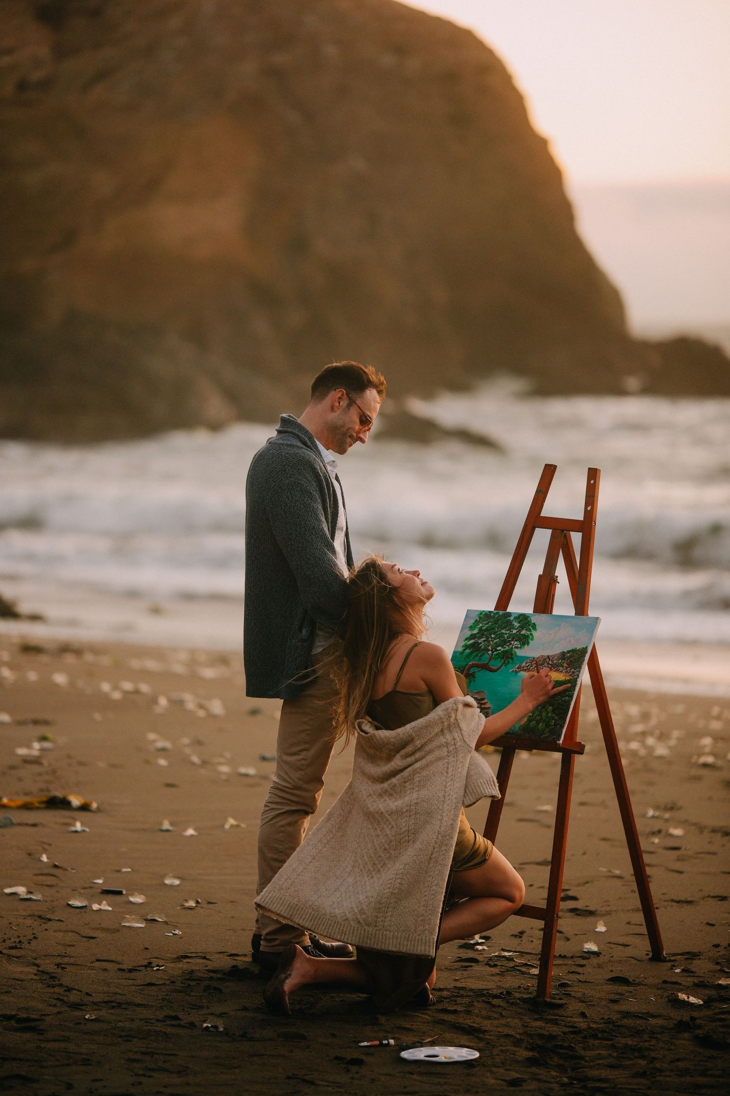 Candid love story on a quiet California beach — natural, warm, and full of movement.
#CaliforniaCouplesSession #BeachLoveStory #Na