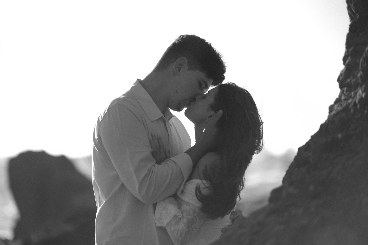 Candid love story on a quiet California beach — natural, warm, and full of movement.
#CaliforniaCouplesSession #BeachLoveStory #Na