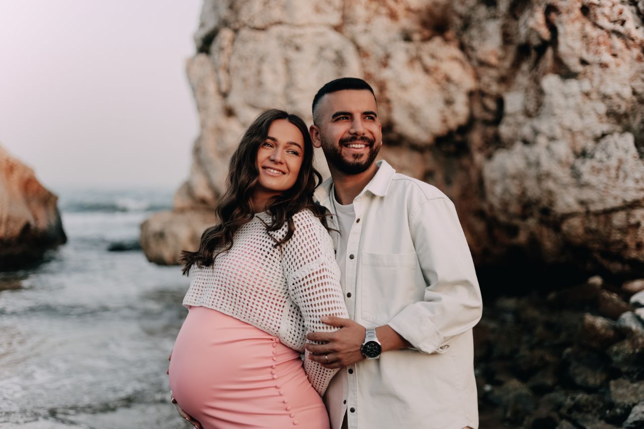 Candid love story on a quiet California beach — natural, warm, and full of movement.
#CaliforniaCouplesSession #BeachLoveStory #Na