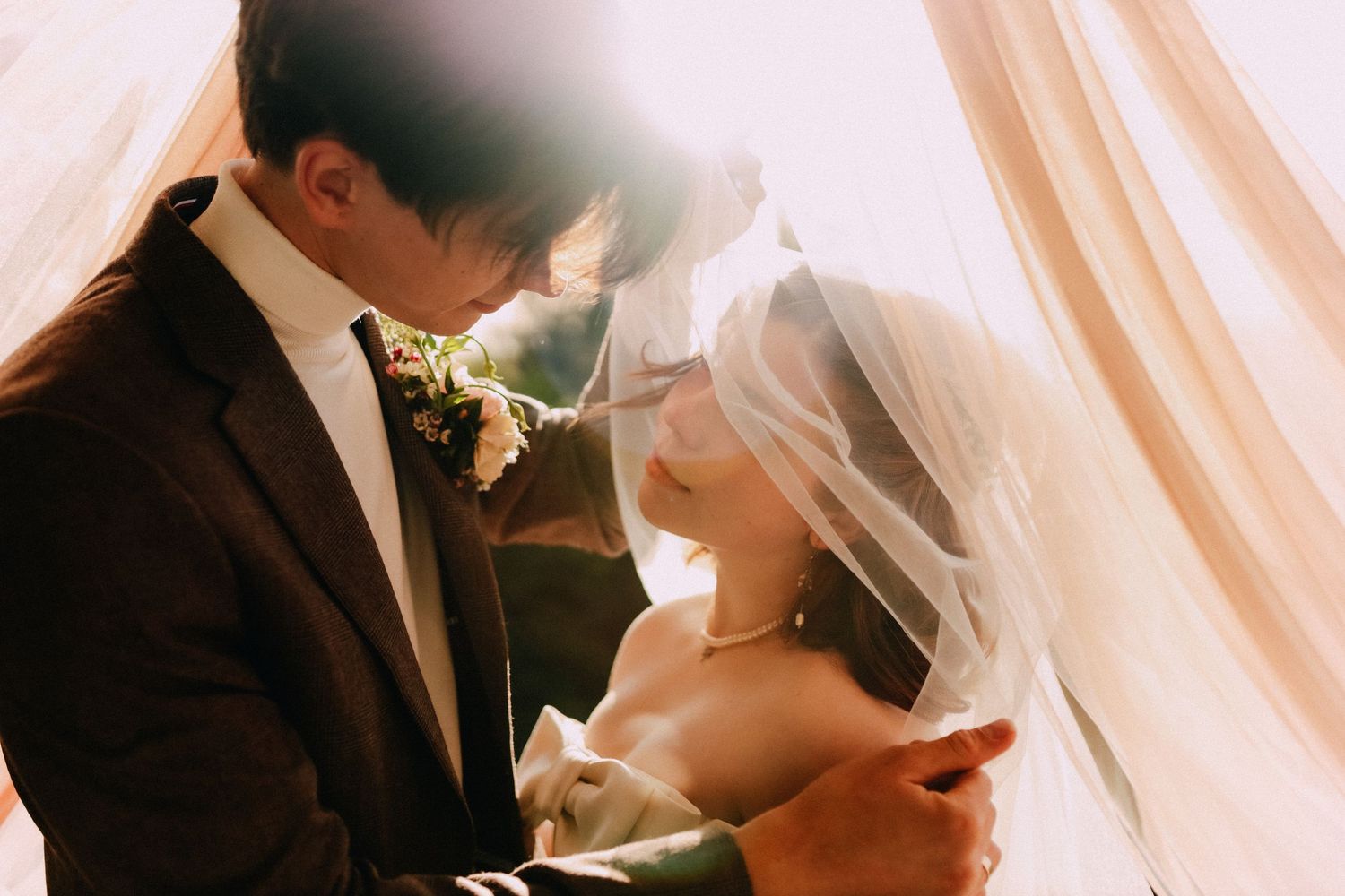 wedding
Outdoor wedding portraits with natural light