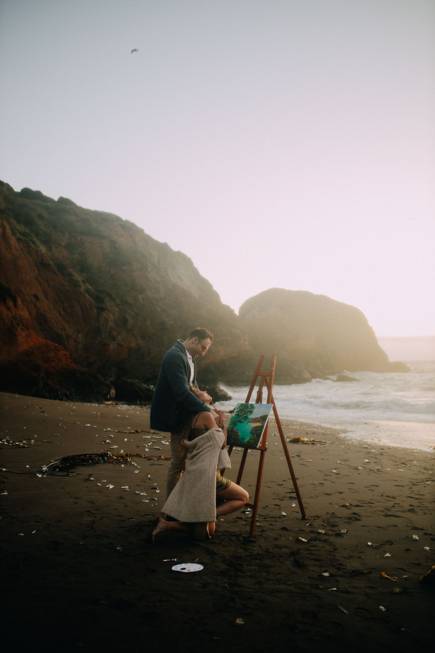 Candid love story on a quiet California beach — natural, warm, and full of movement.
#CaliforniaCouplesSession #BeachLoveStory #Na