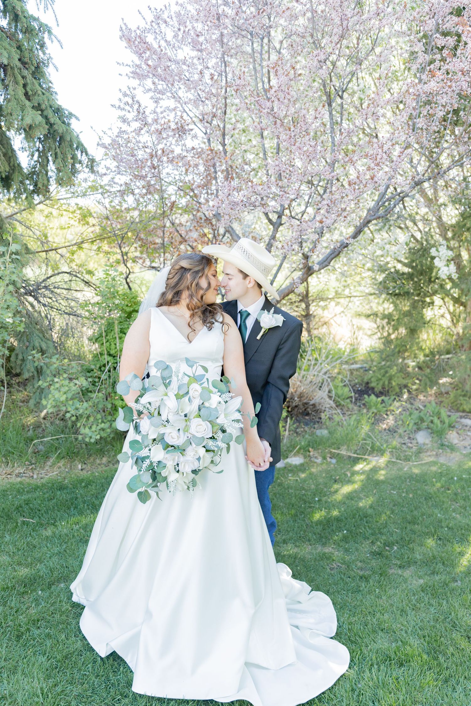Pocatello Bridals, Wedding, Bride and Groom, Bridal Portraits, Idaho Wedding Photography. Spring Idaho Wedding Photography
