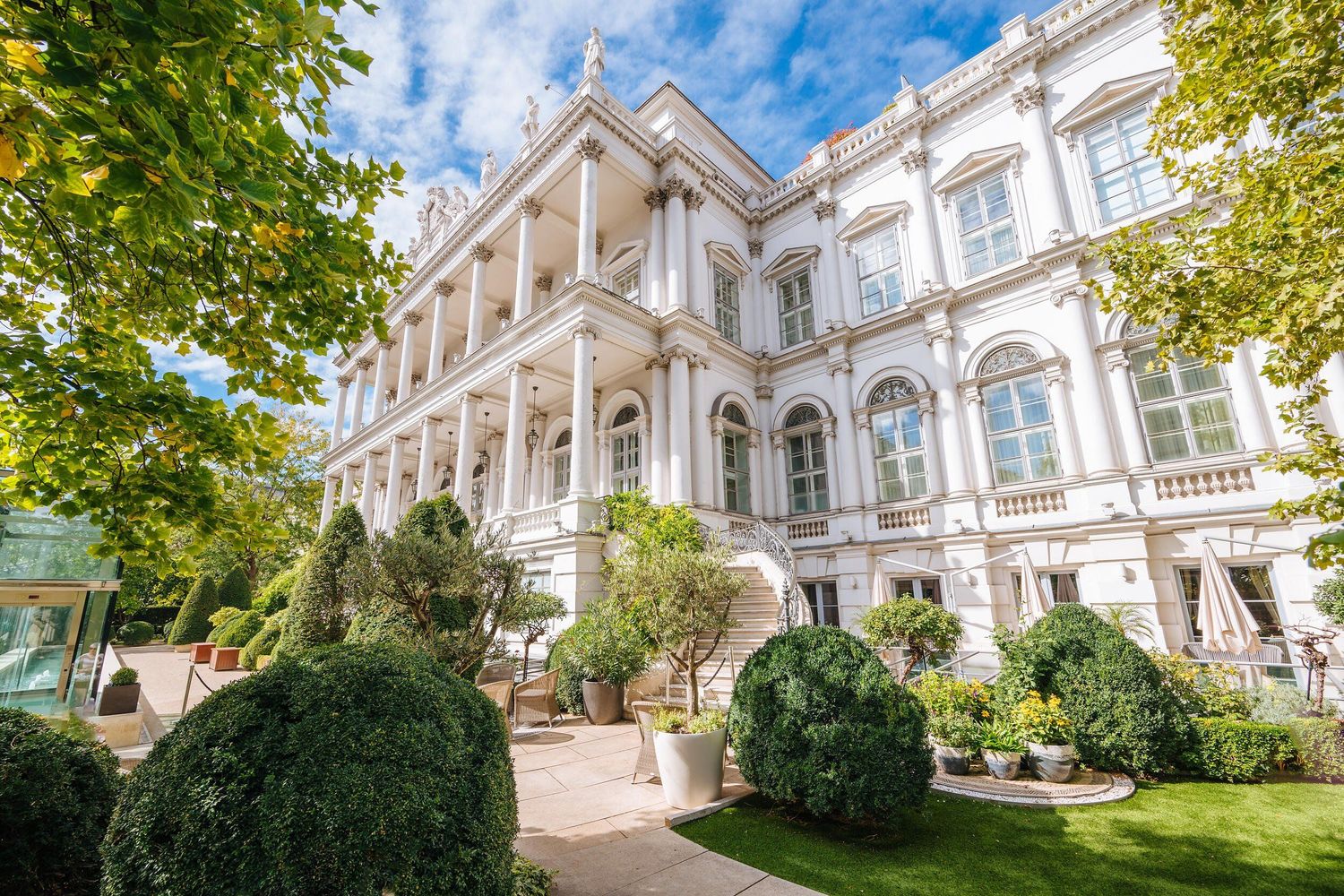 palais-coburg-vienna-wedding-venue.jpg